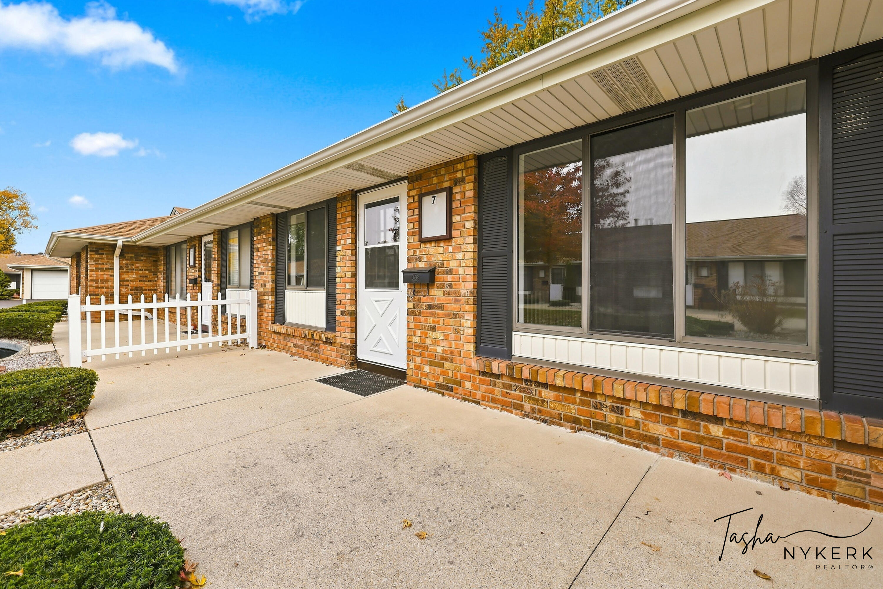 19 Old Mill Drive Unit: Unit 7 — photo