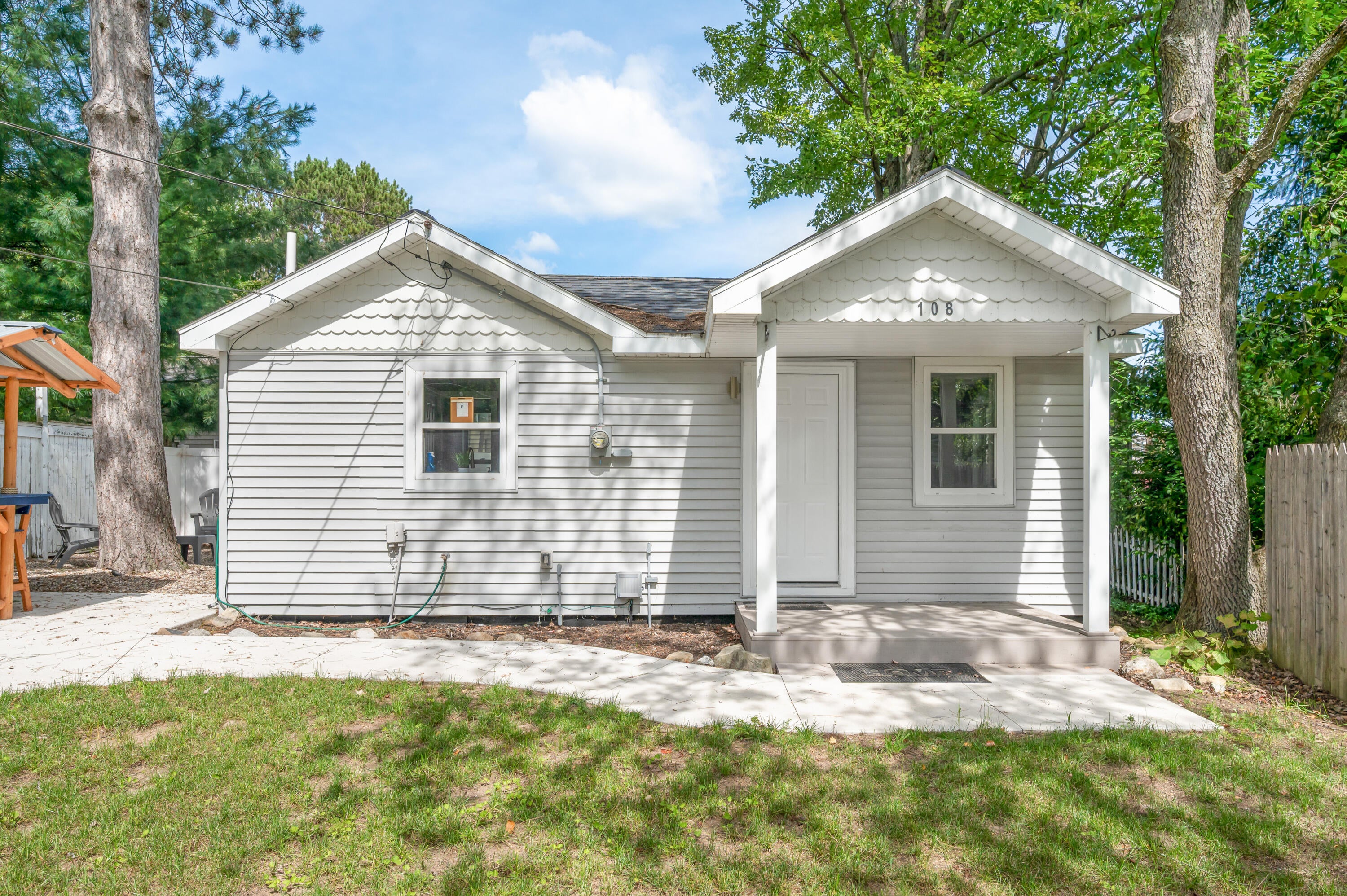 108 Henderson Place — photo