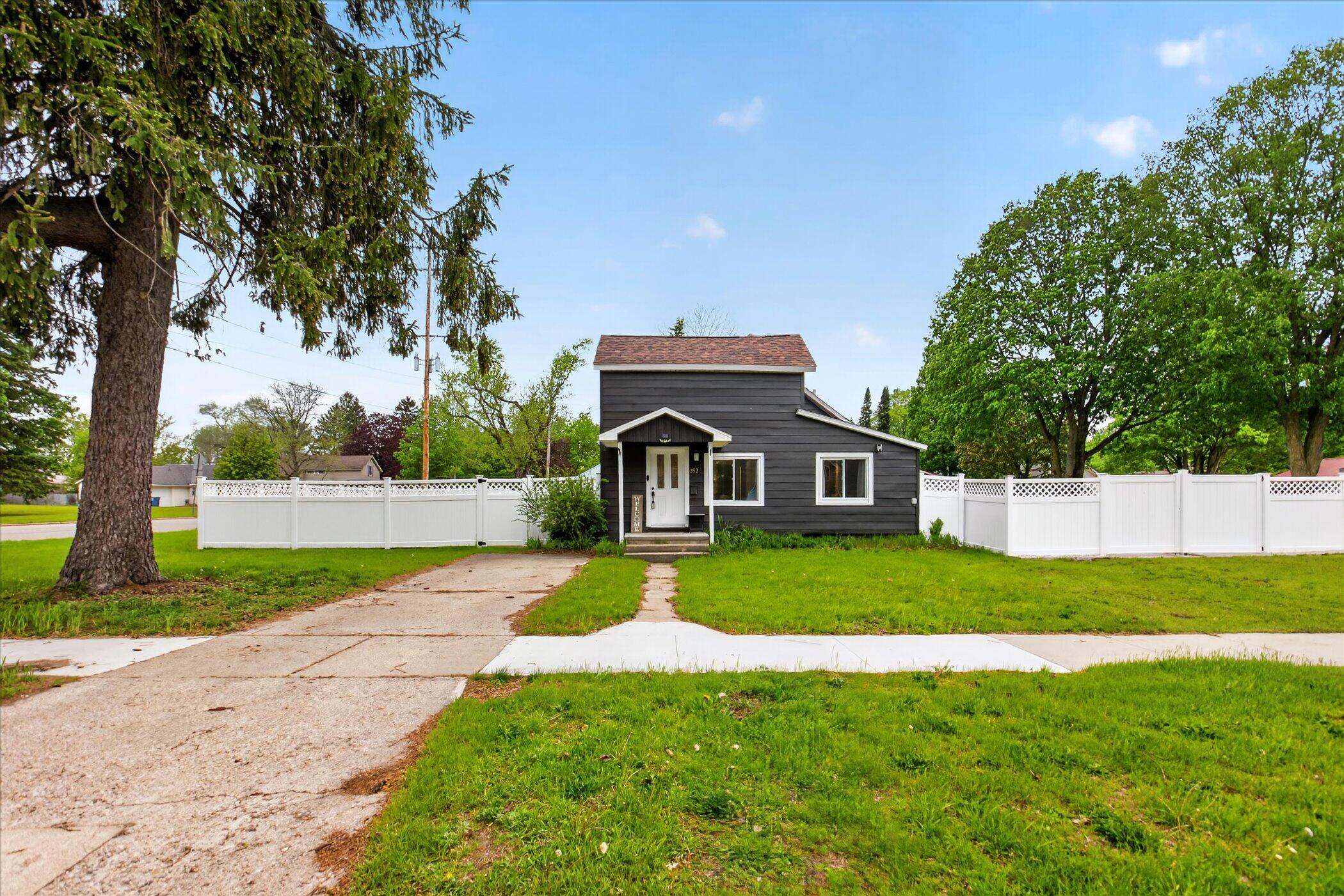 252 W Stimson Avenue — photo