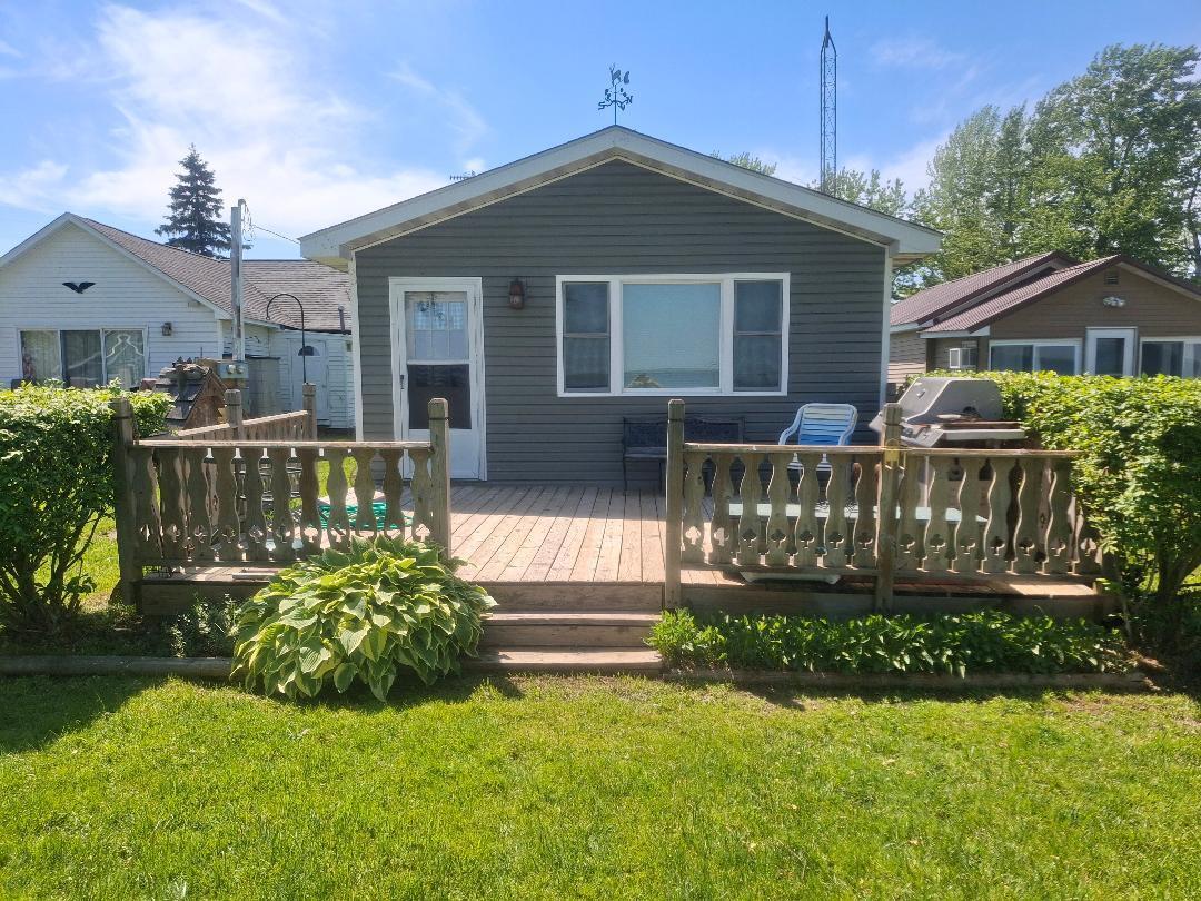 6434 W Houghton Lake Drive — photo