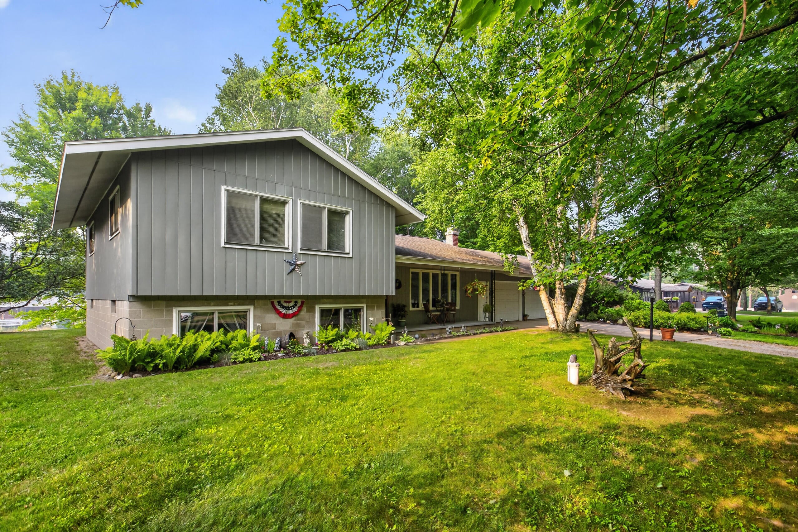 20210 Maple Drive — photo