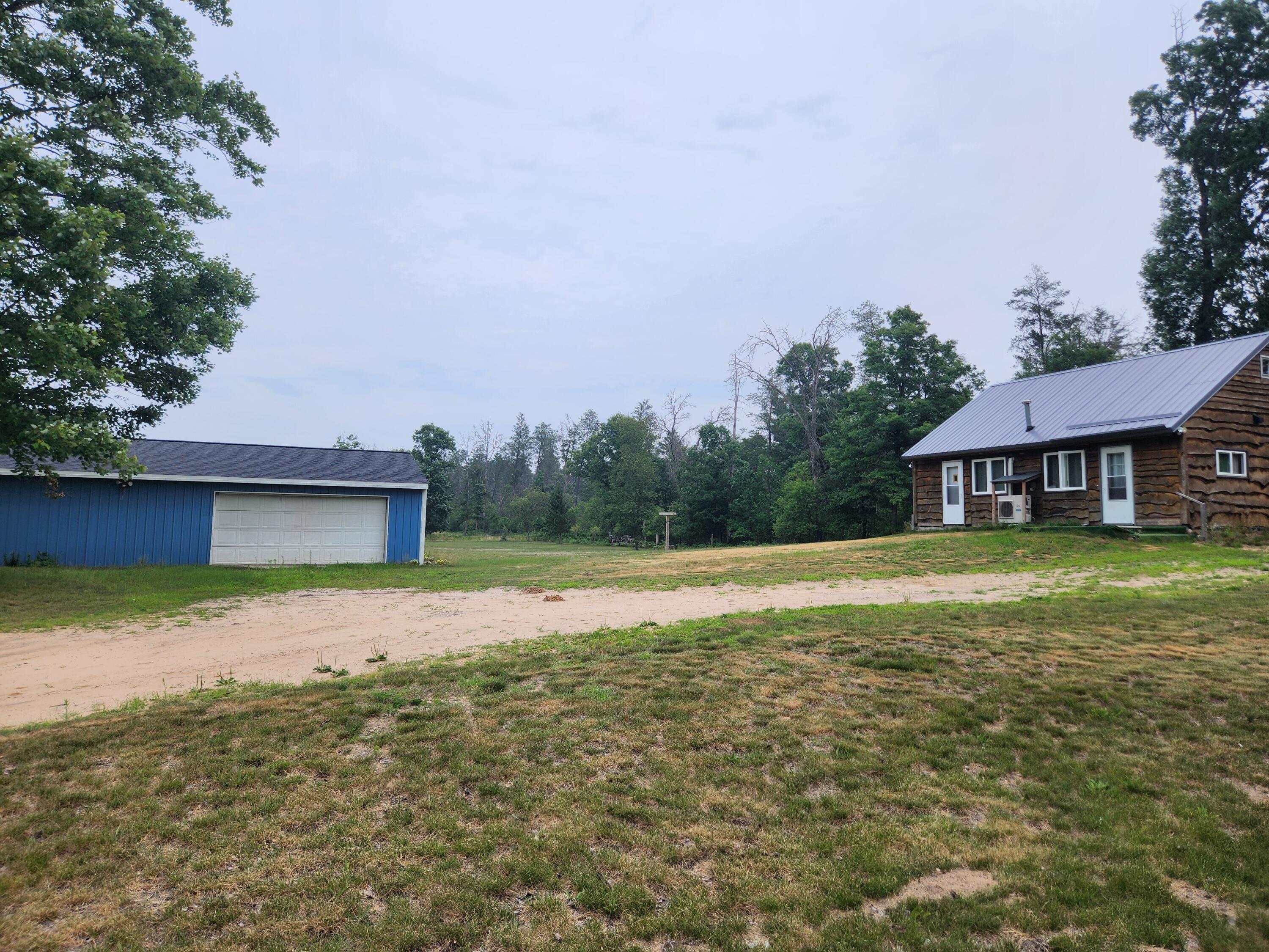 2368 E 10 Mile Road — photo