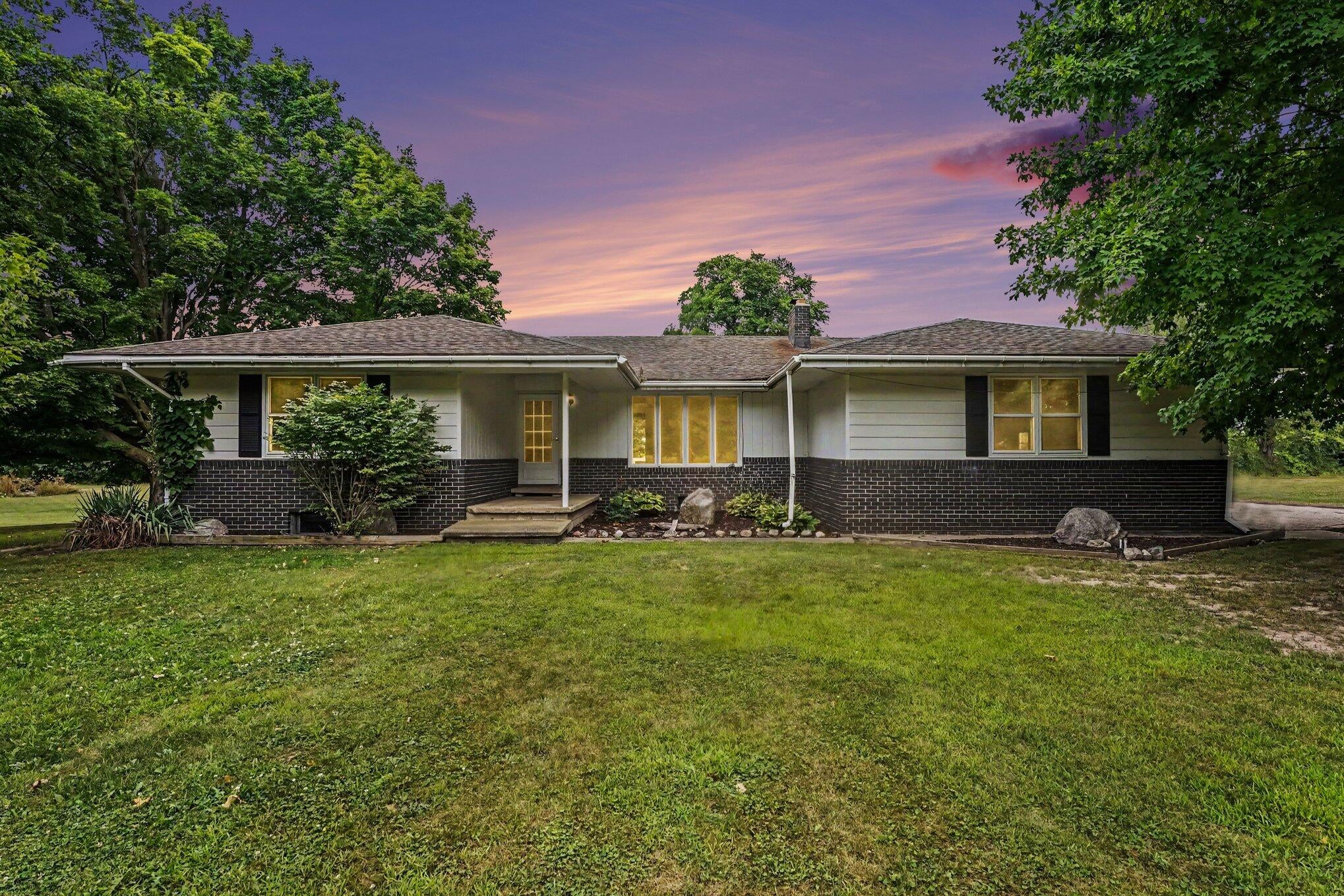 1760 W Carson City Road — photo