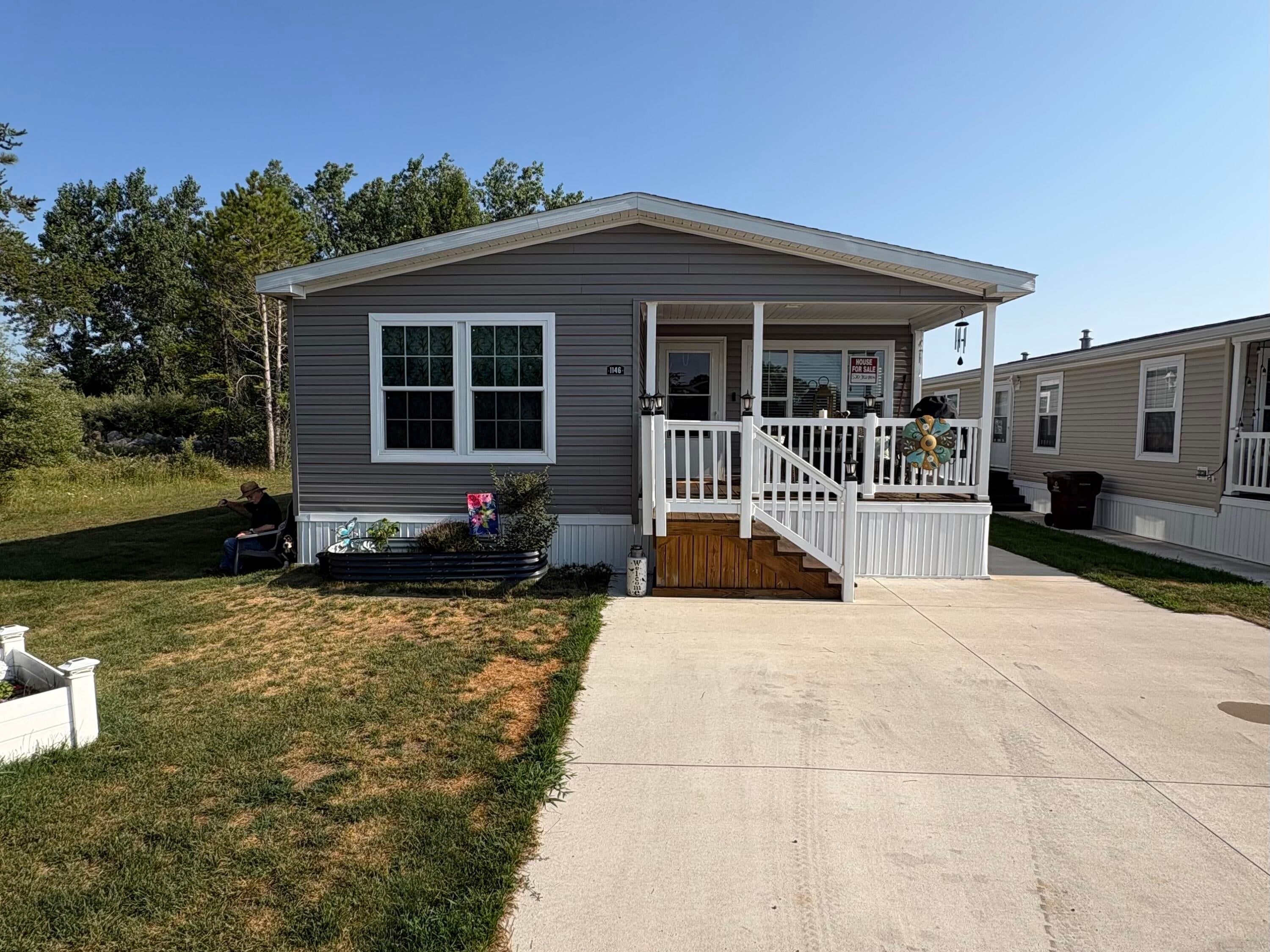 1146 Barnswood Court — photo