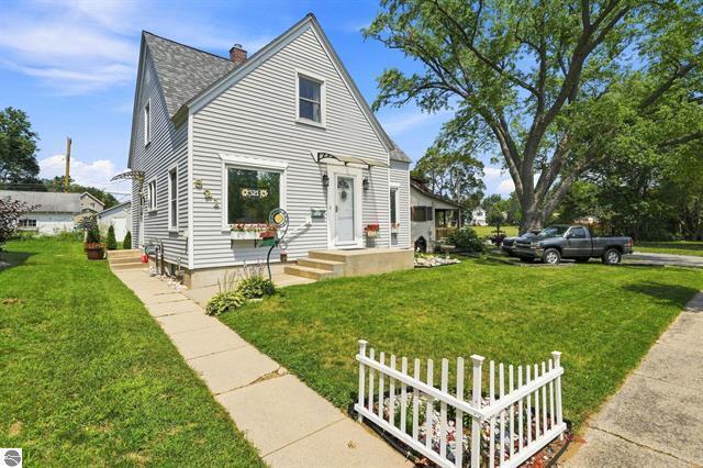 521 E Chapin Street — photo