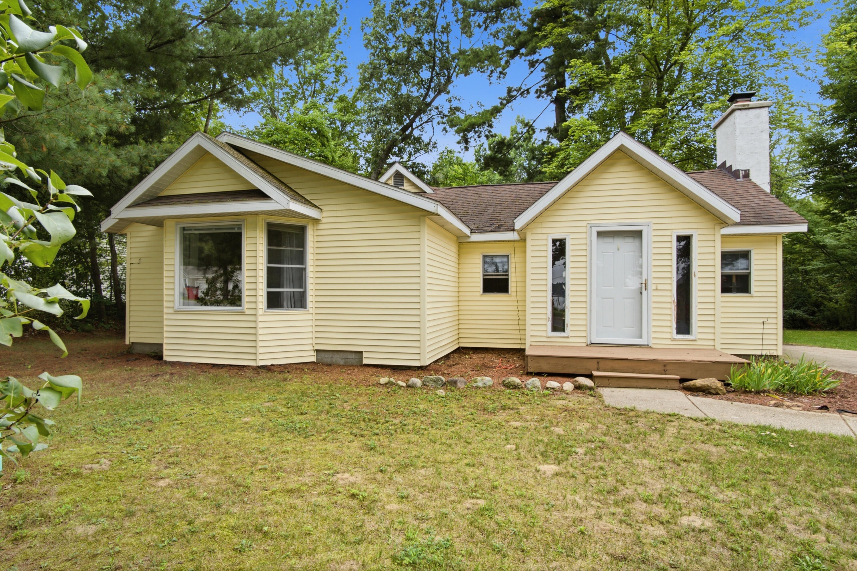 1508 E Hess Lake Drive — photo