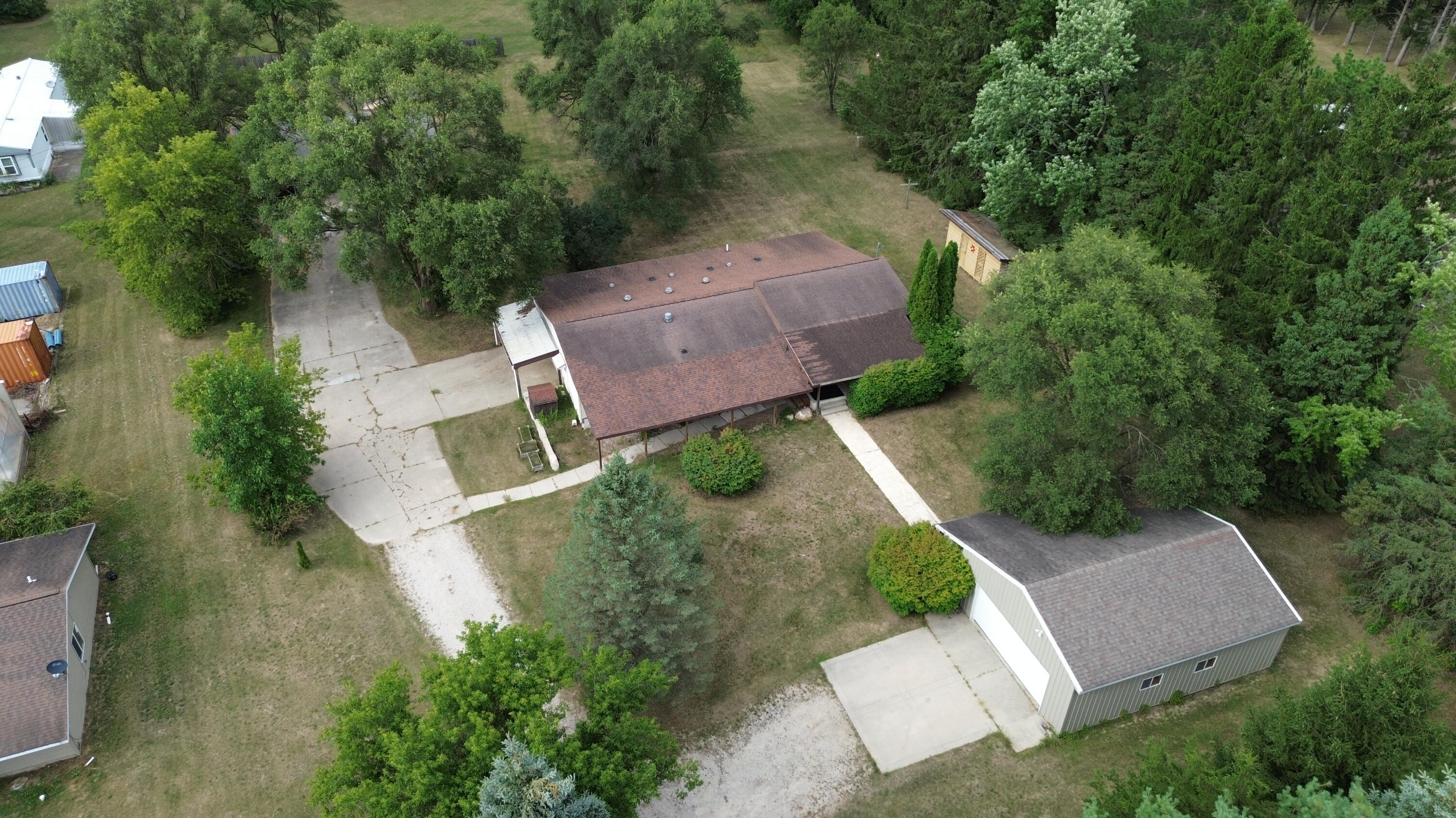6119 Howard City Edmore Road — photo