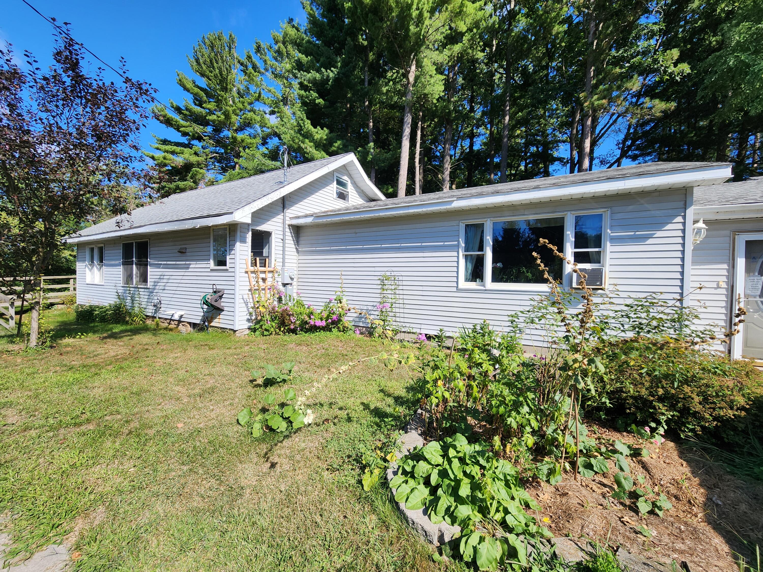 347 W Foss Avenue — photo