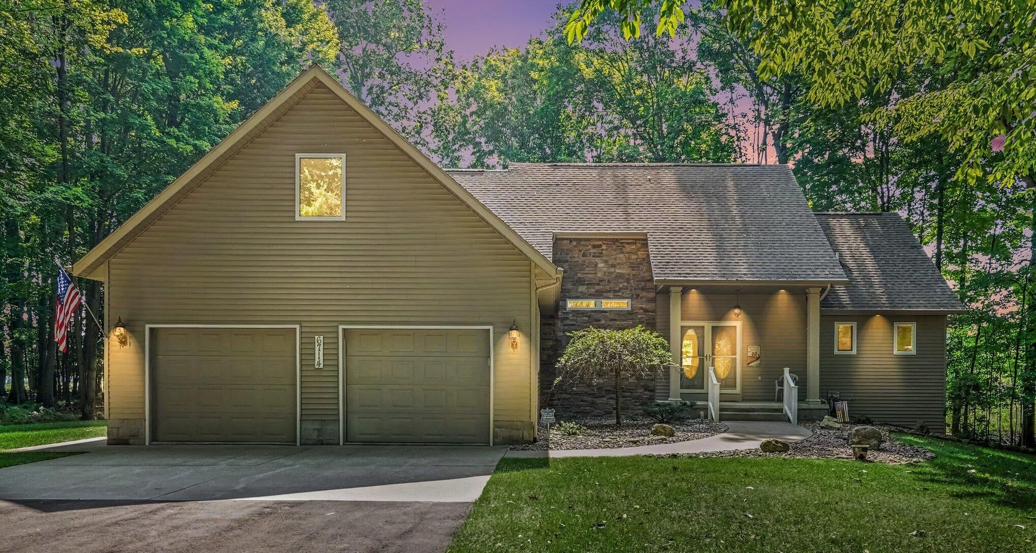 6714 Beechnut Court 204 — photo