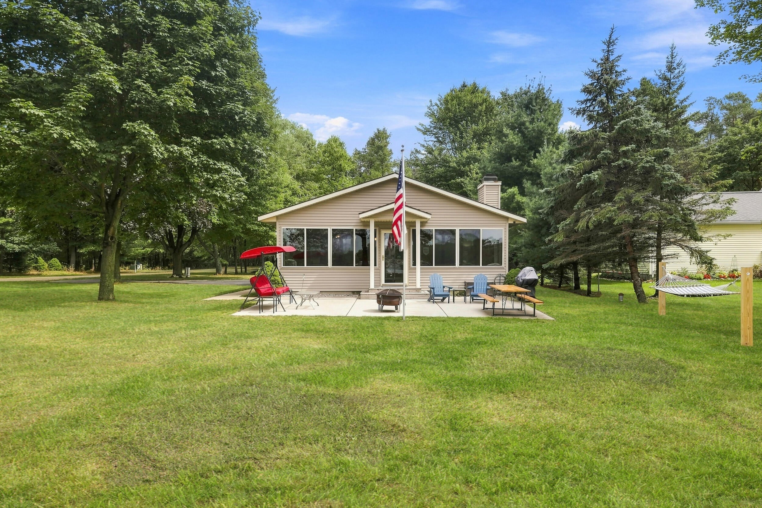 10111 Peppermill Lane — photo