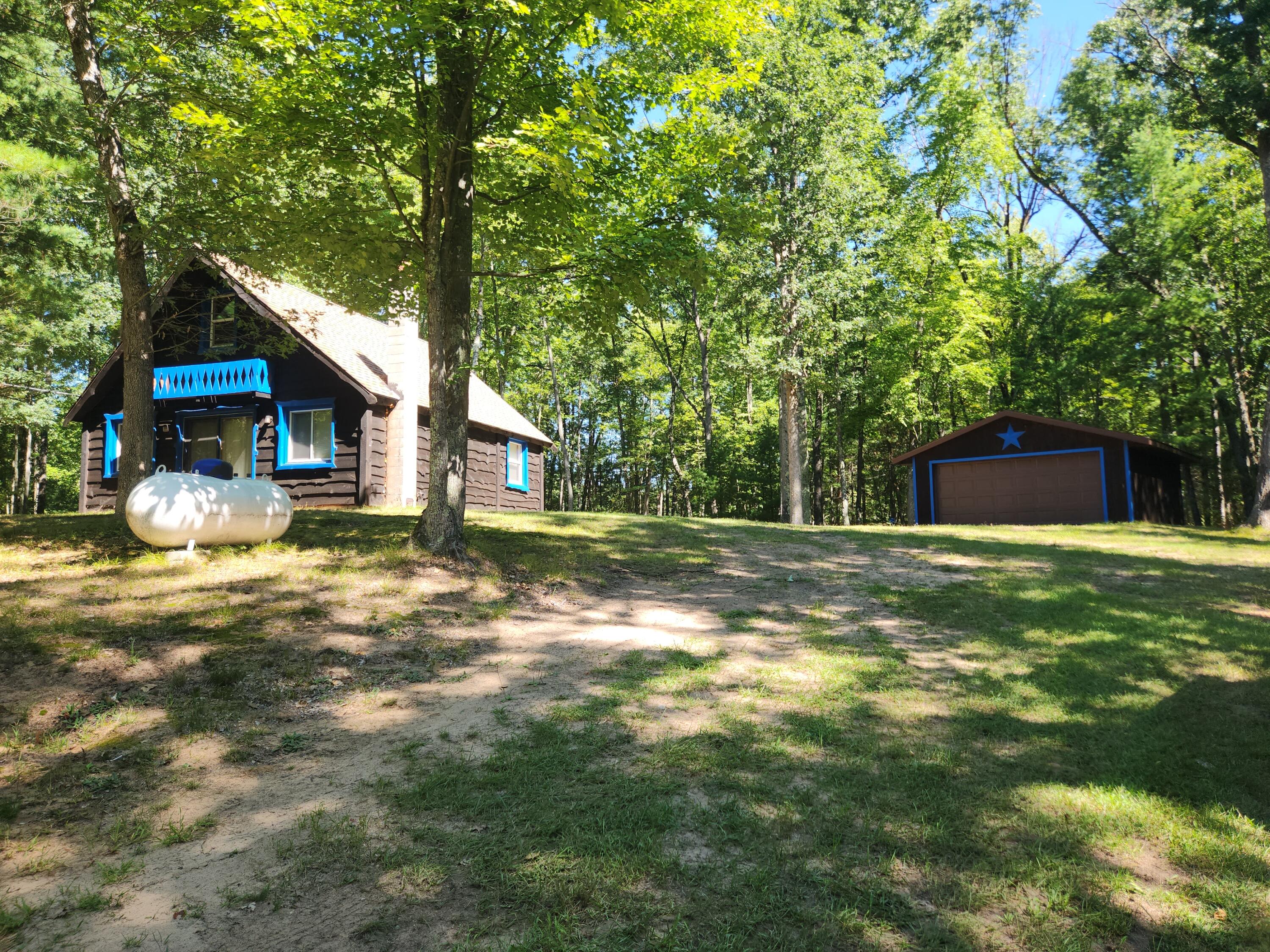 1642 N M-37 — photo