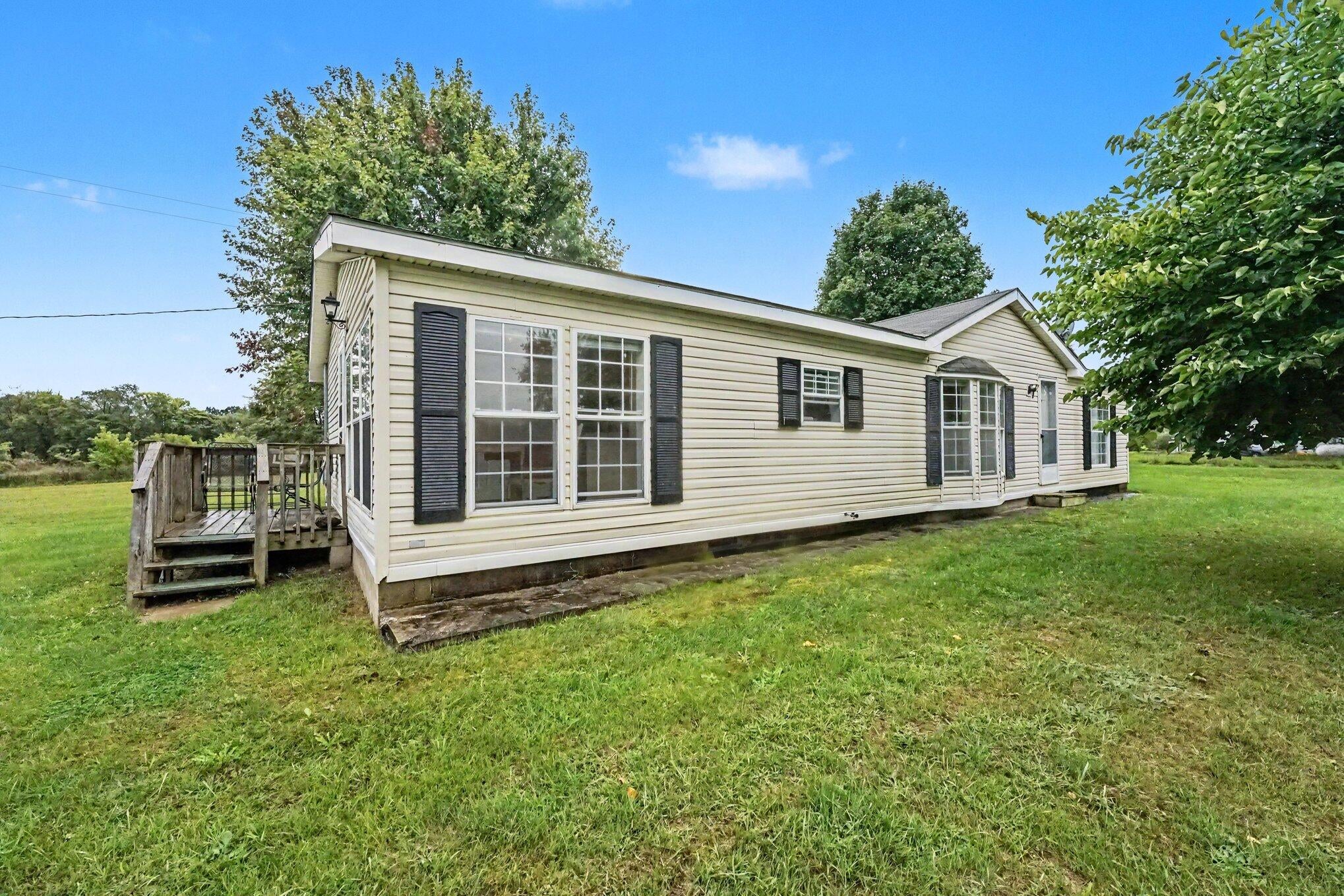 100 19 Mile Road NE — photo