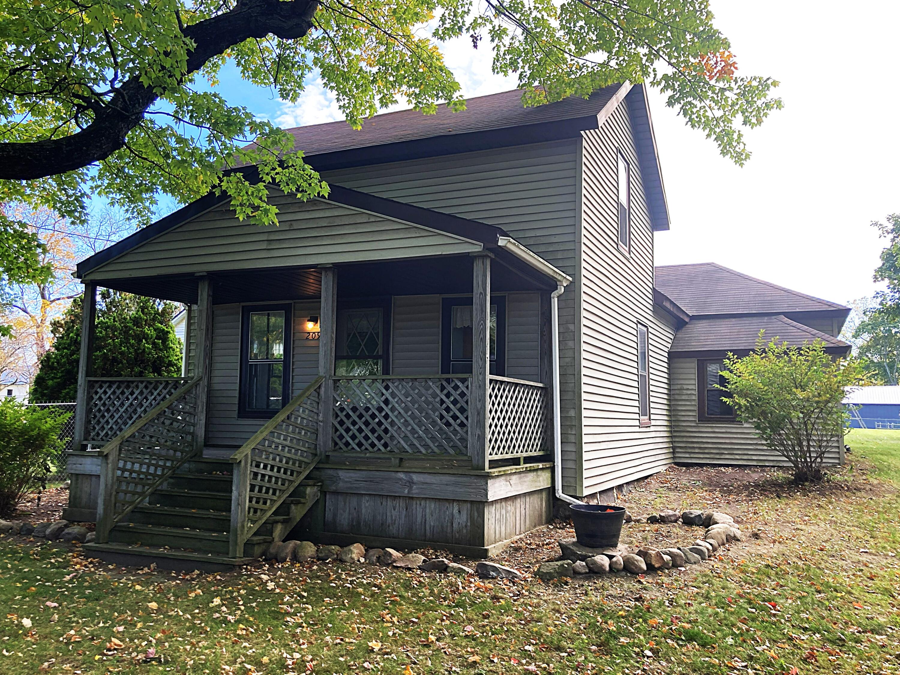 209 W Gilson Street — photo