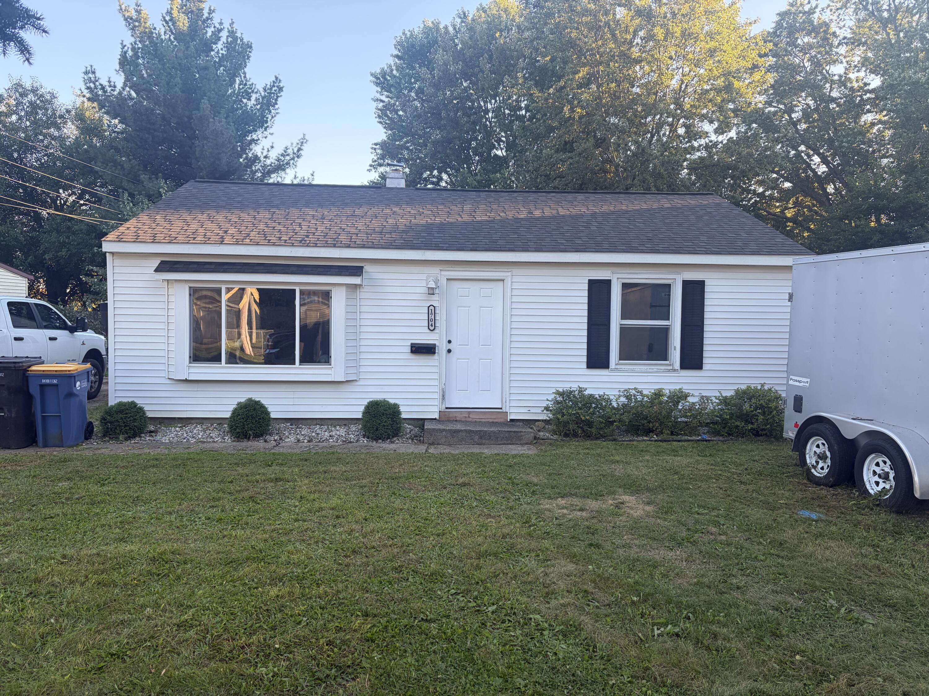 1704 Mason Street NE — photo