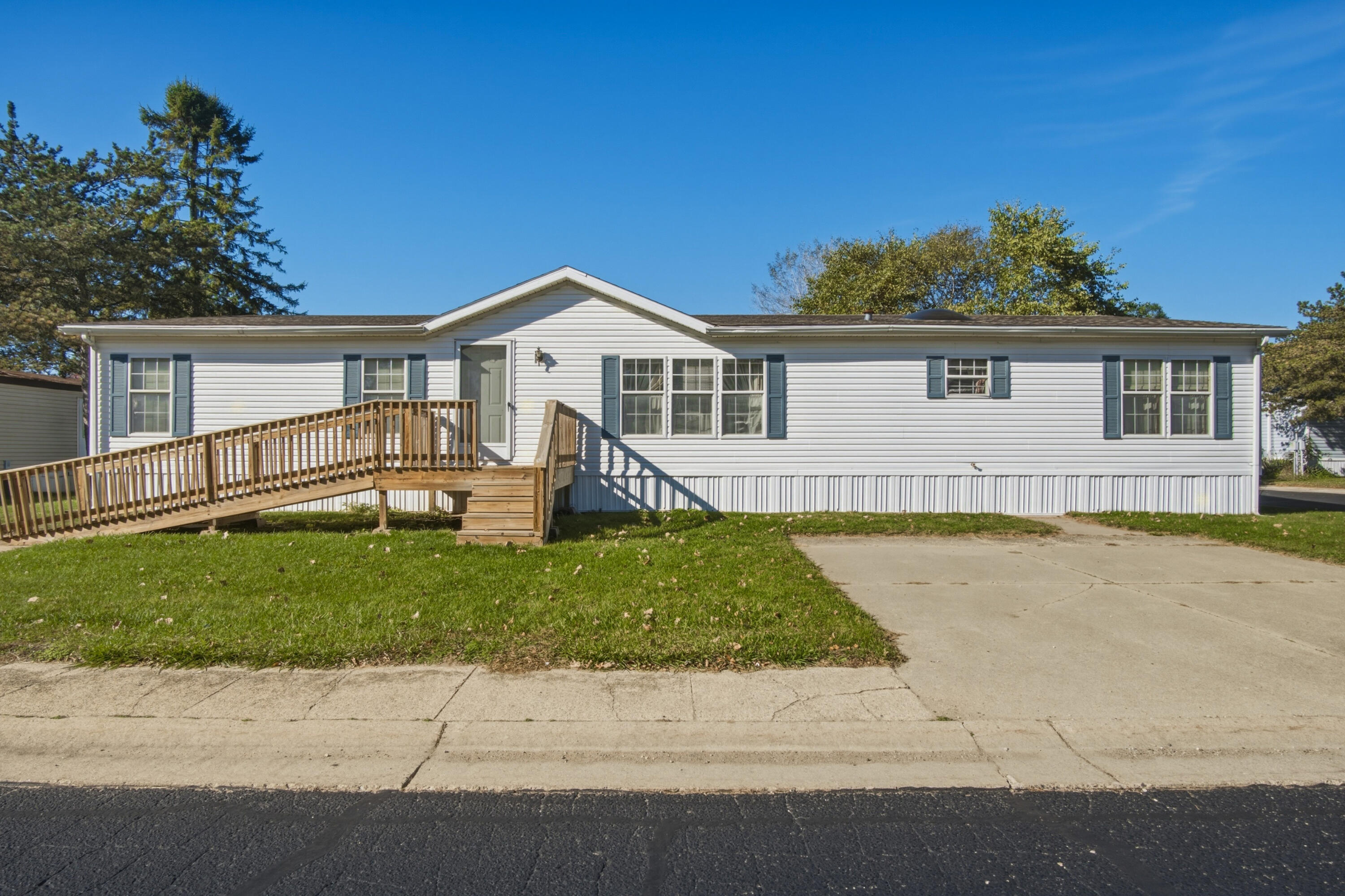 5400 Movie Way Unit: Lot 44 — photo