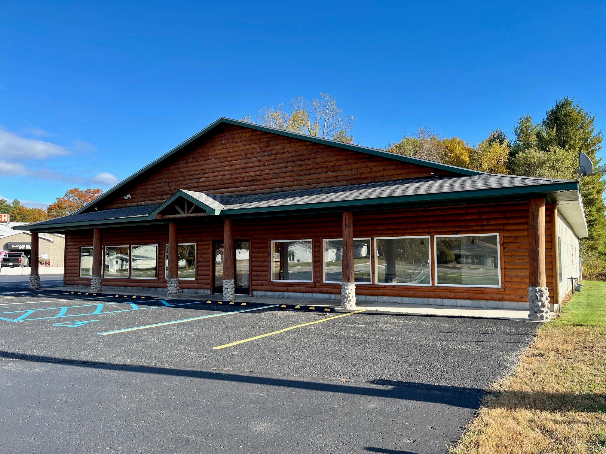 1730 E US-23 — photo
