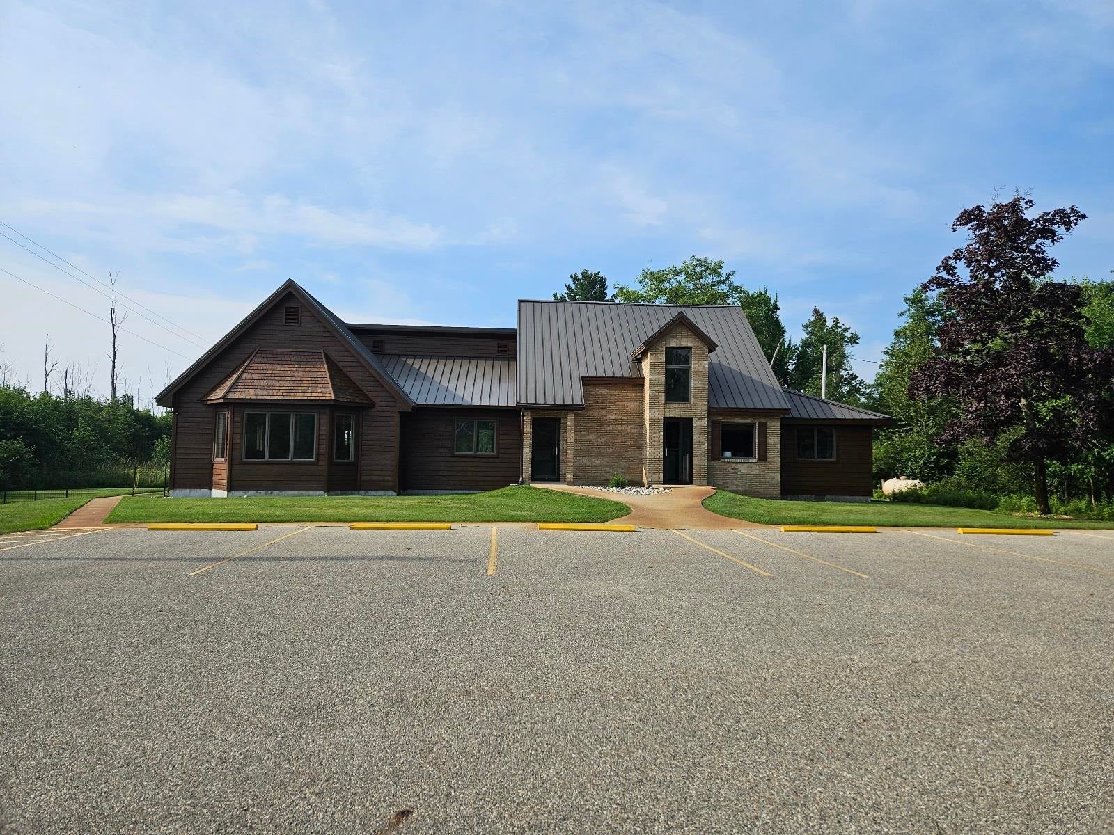 235 Monument Road — photo