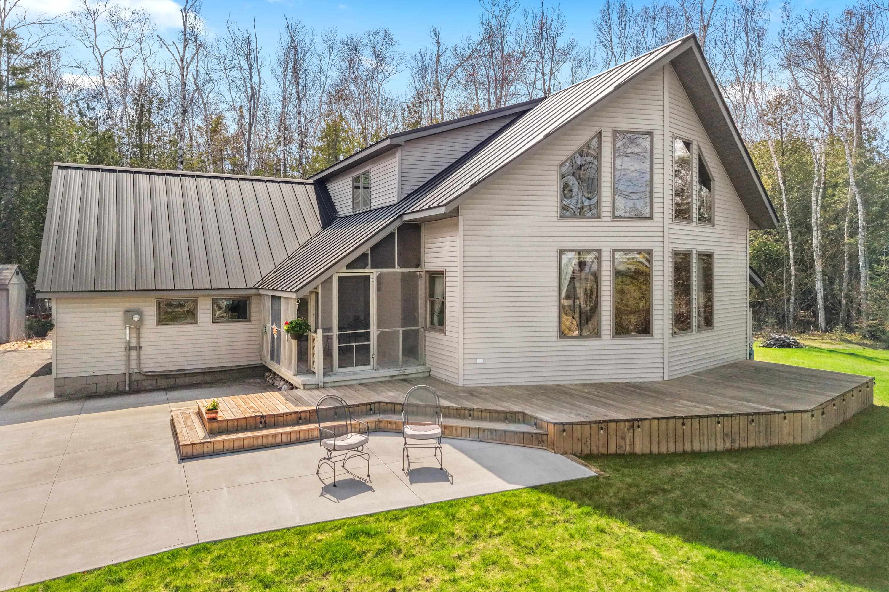 3998 N US-23 N — photo