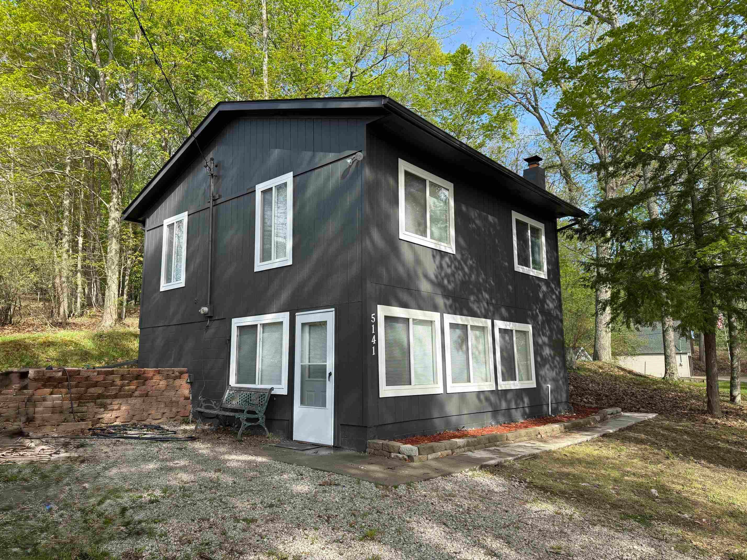 5141 Lake Street — photo