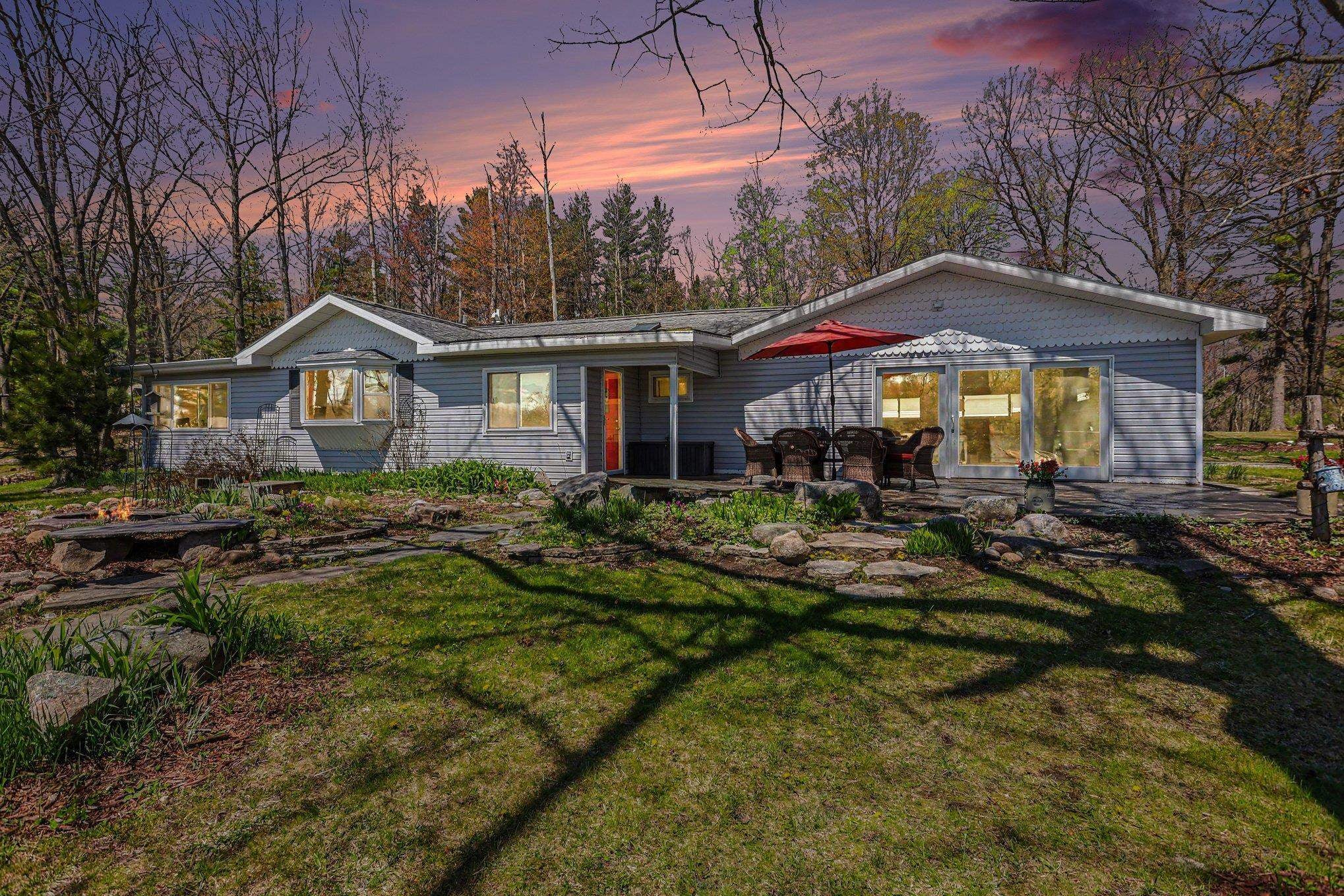 8101 Long Lake Road — photo