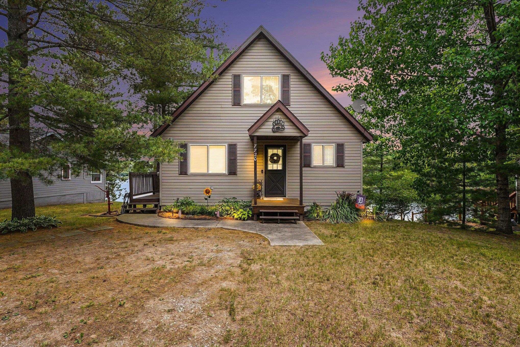 7720-7722 Jose Lake Drive — photo