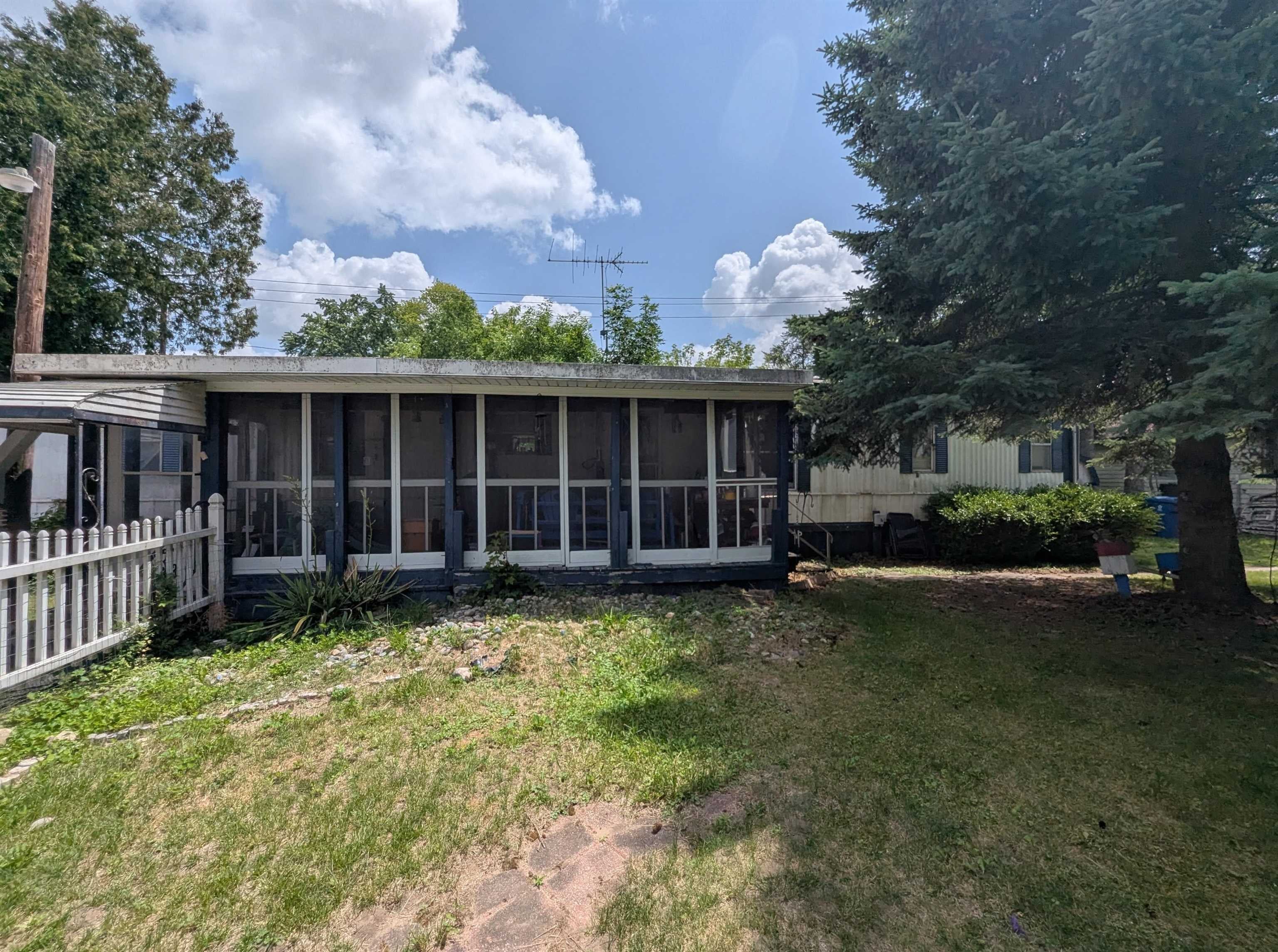3525 East City Limits Road — photo