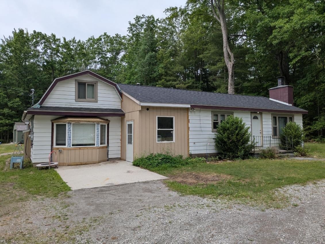 8331 Long Lake Road — photo