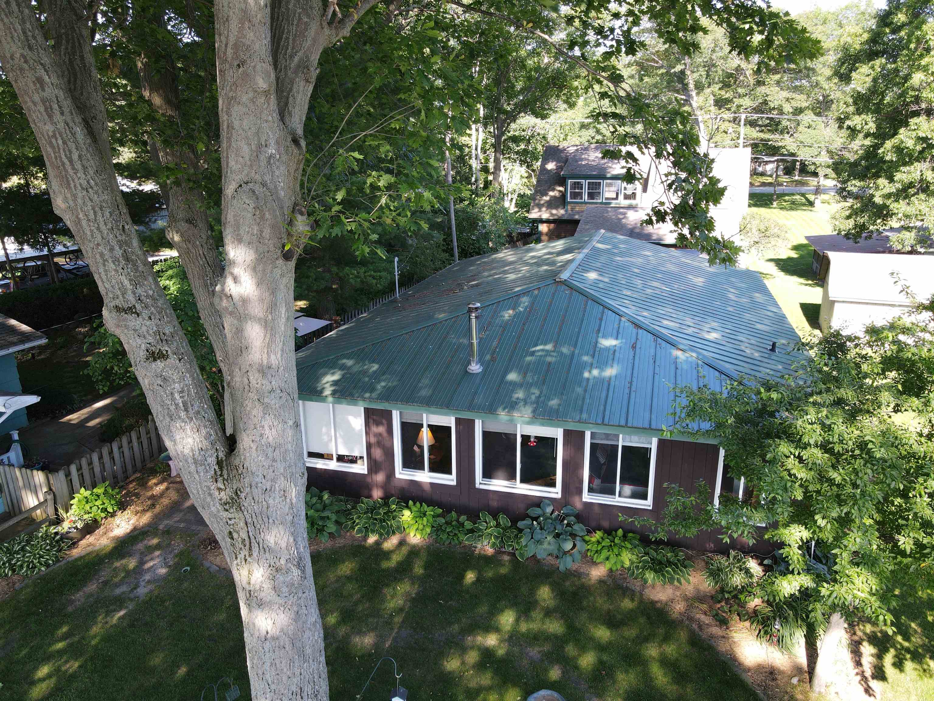 2184 N Huron Road — photo