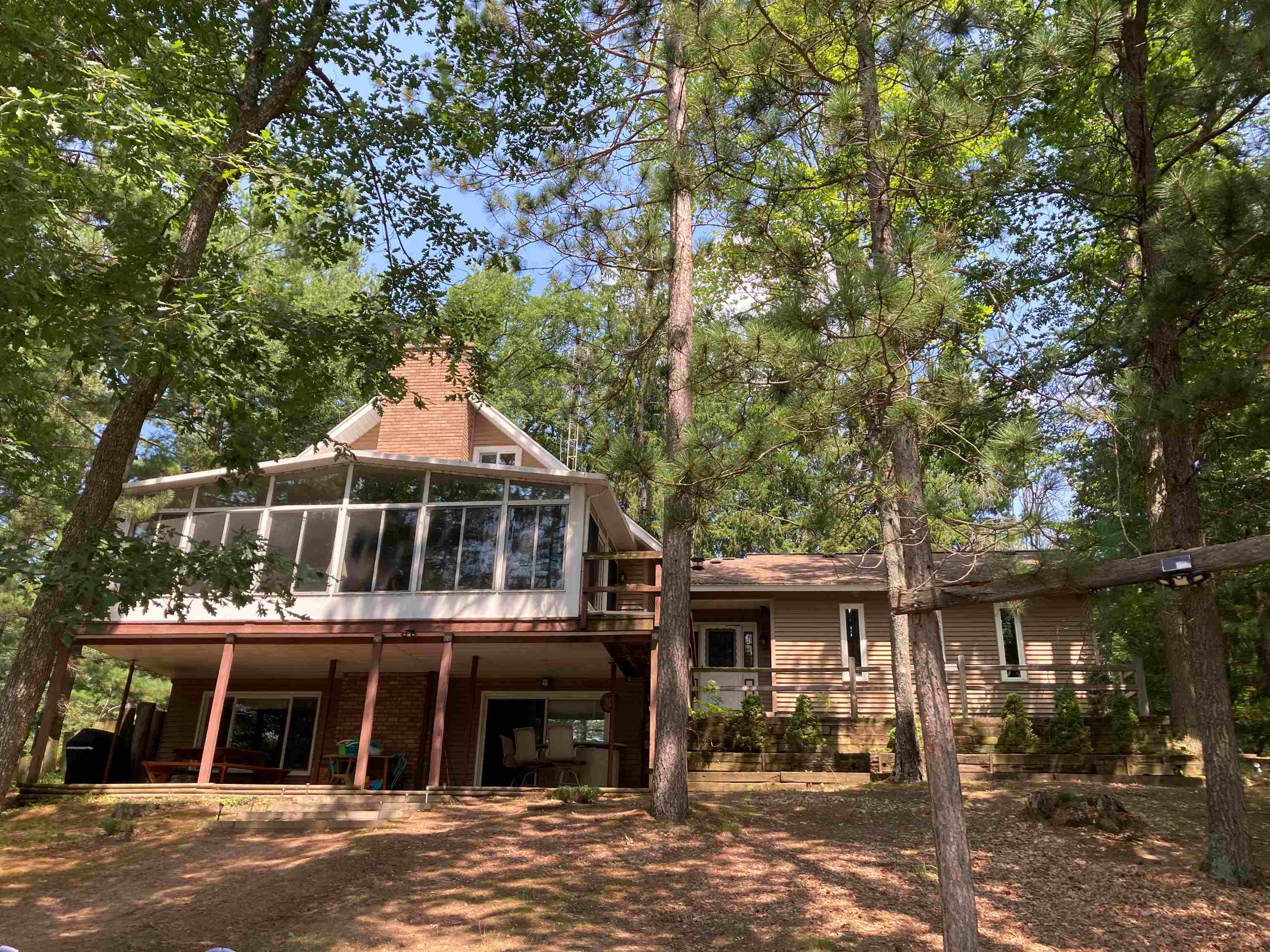 581 Abbott Road — photo