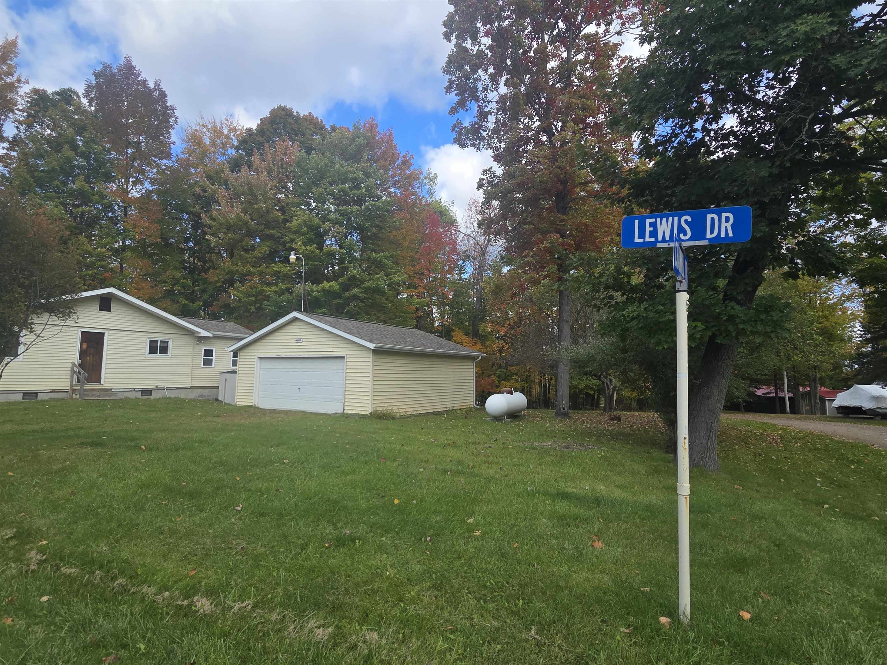 4885 Lewis, Lupton, MI 48635 — photo 2