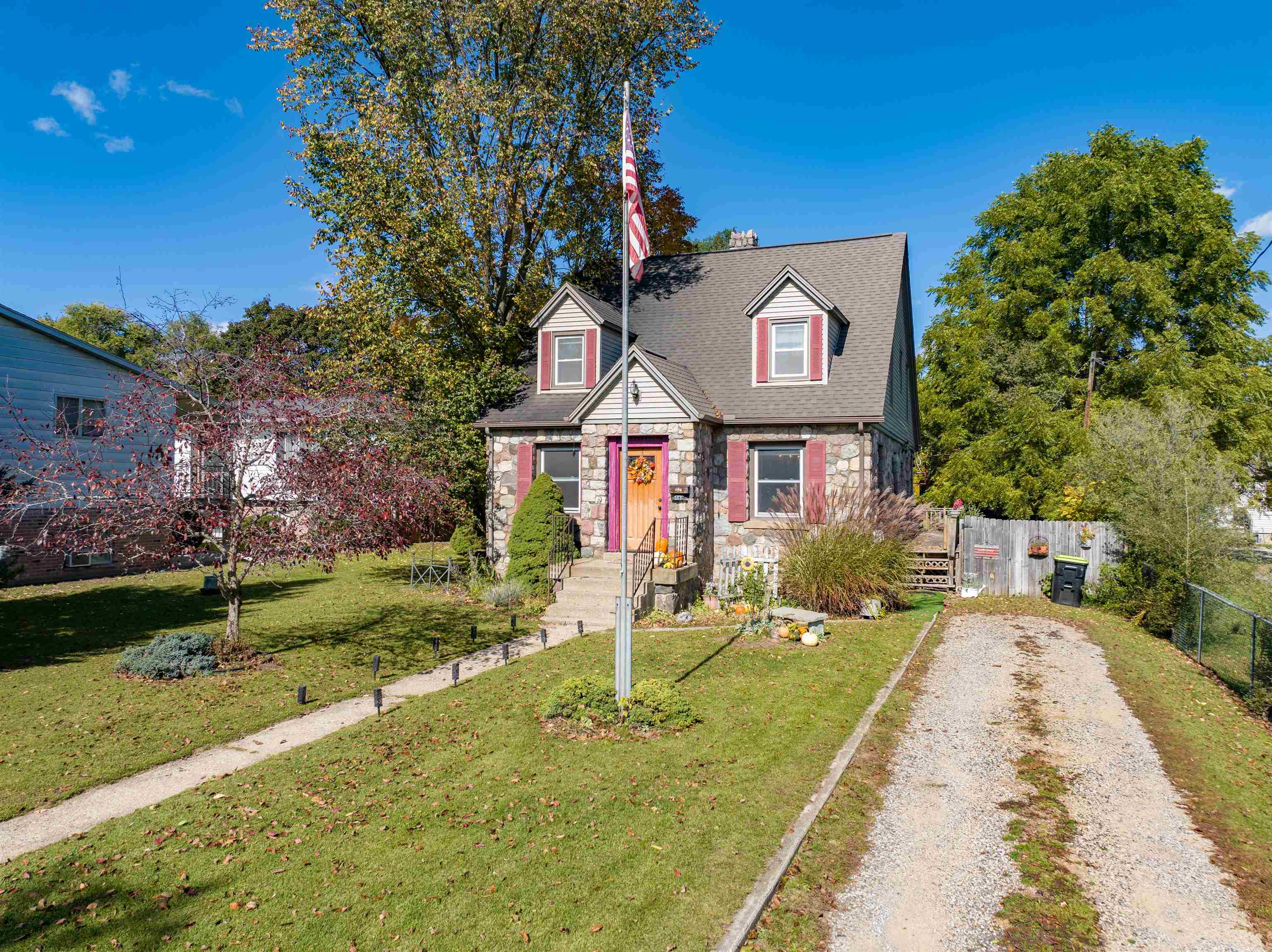135 Carpenter — photo