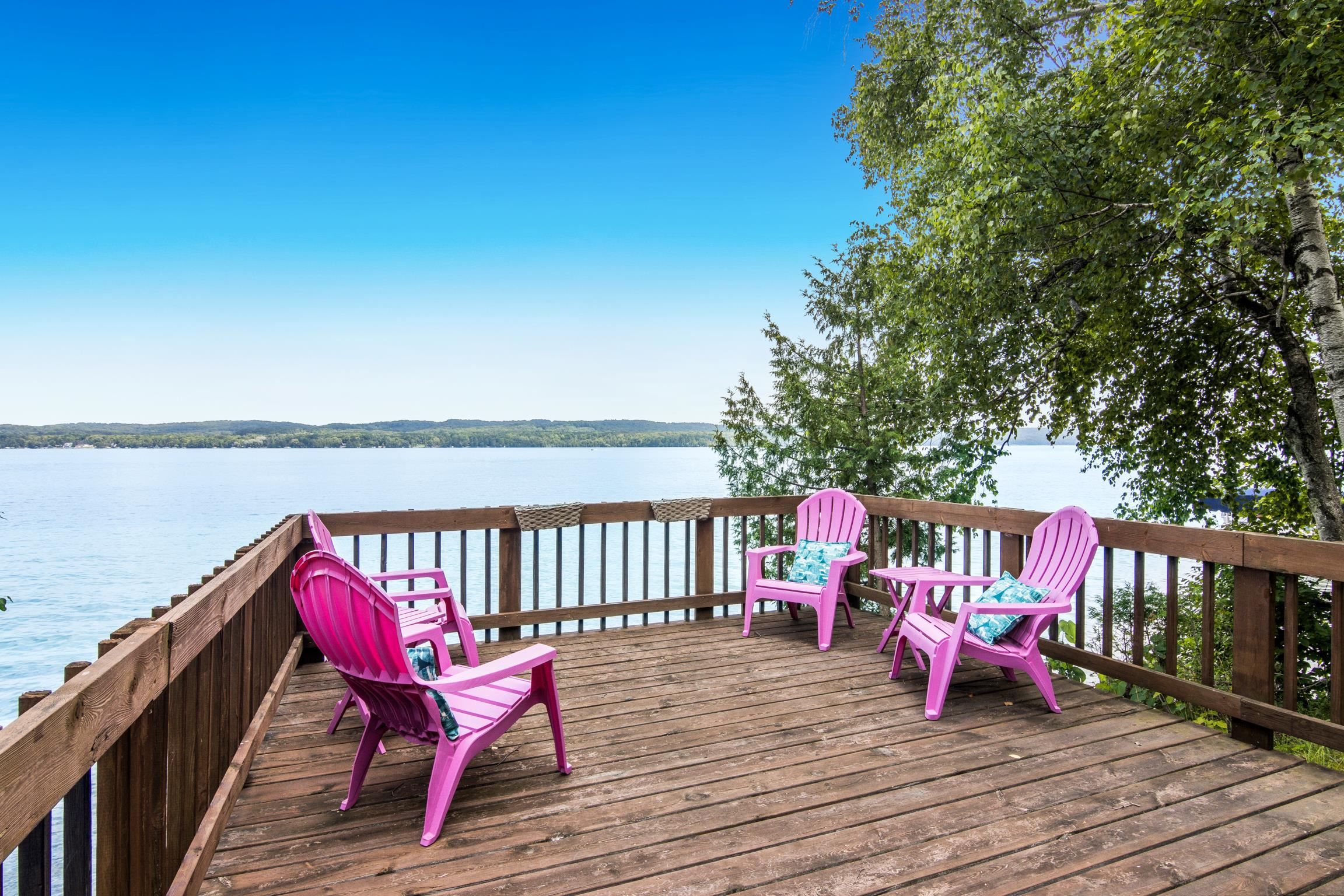 1070 N US-31 — photo