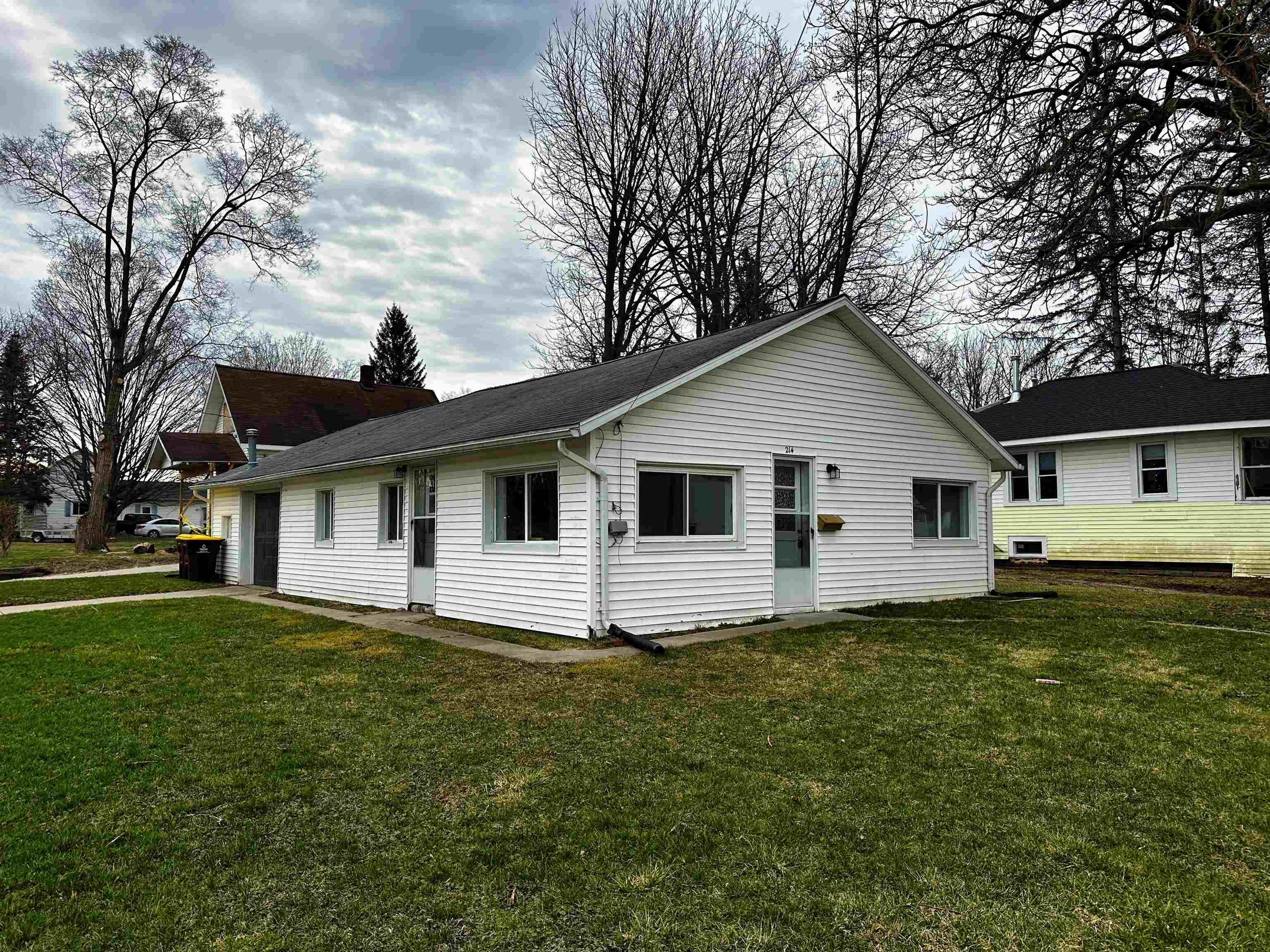 214 N Grover Avenue — photo