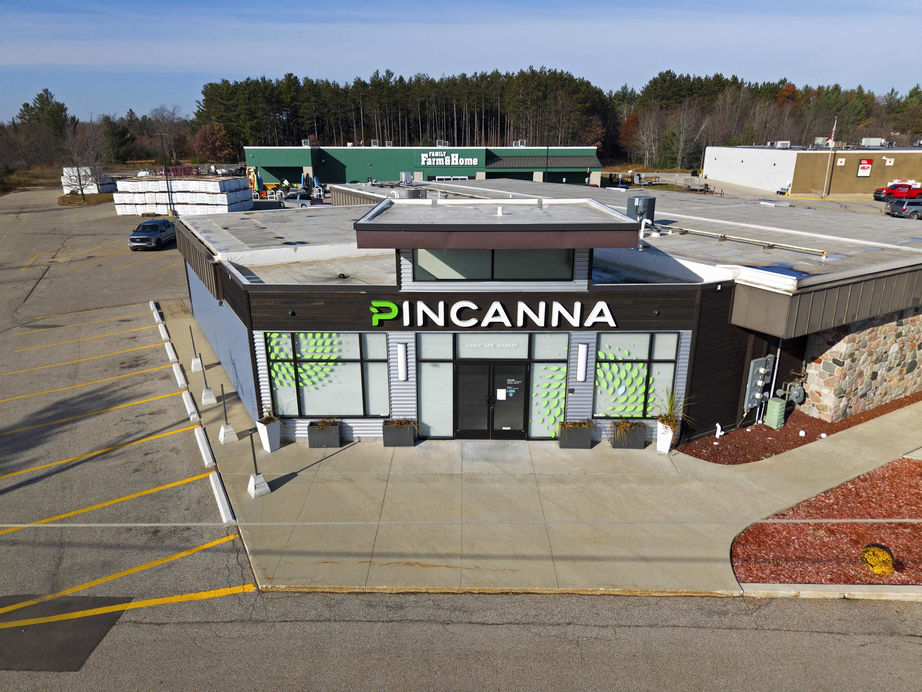 786 S Cedar — photo