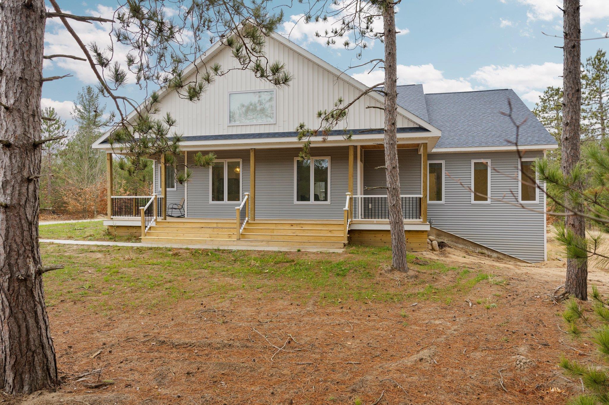 2741 Danbury Road — photo