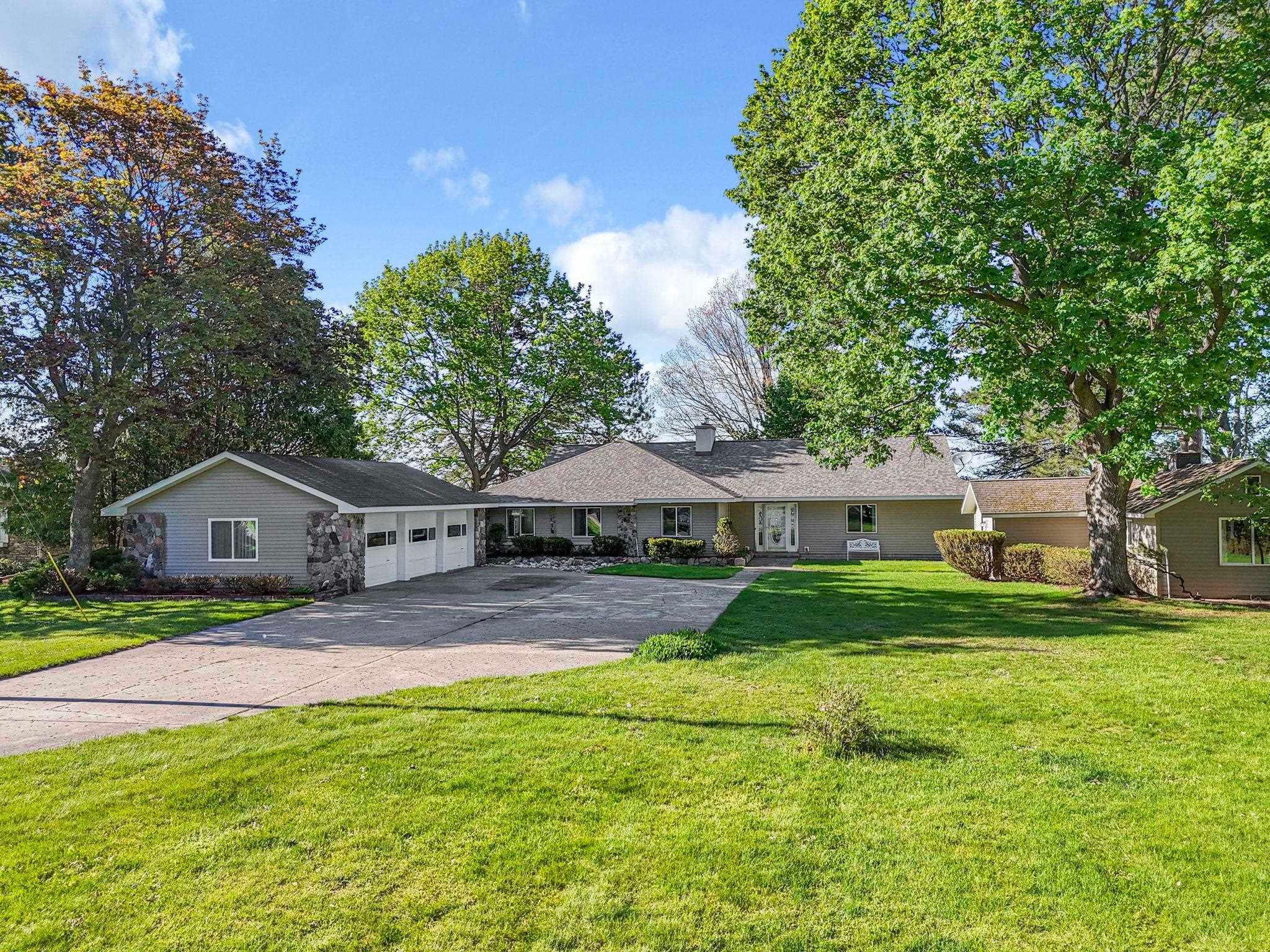 1016 Sunnyside Drive — photo