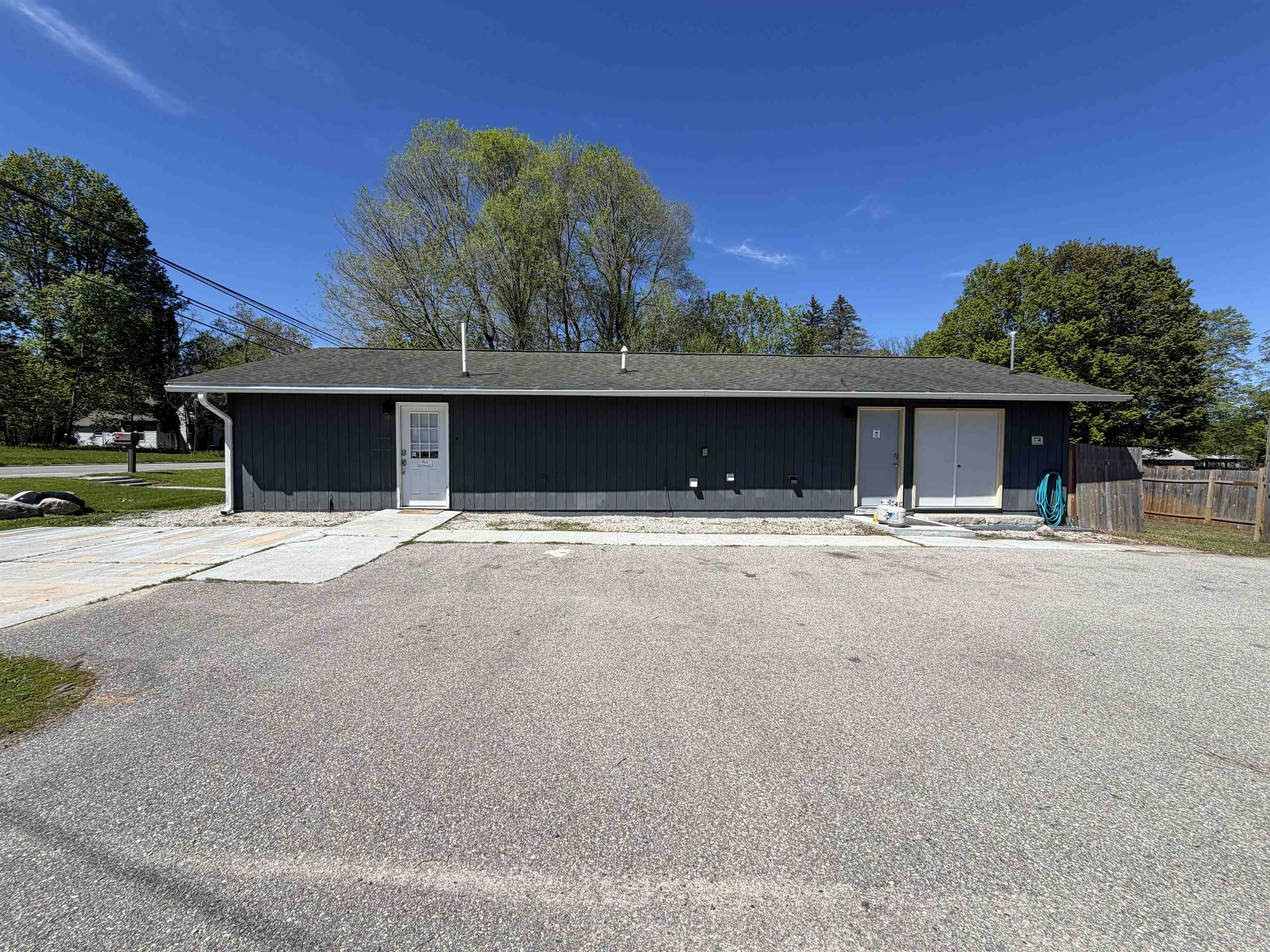2134 S Main Street — photo