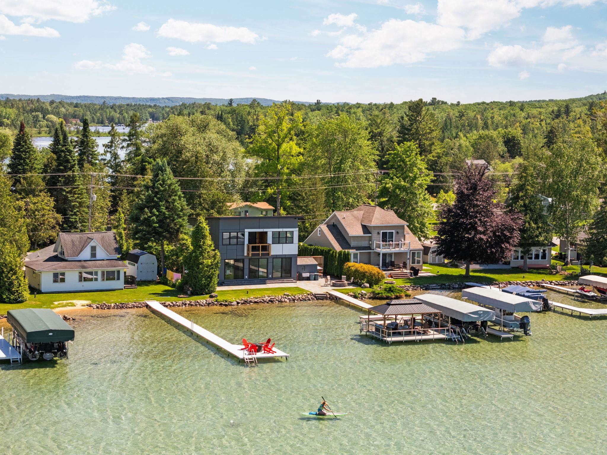7586 Crystal Beach Road — photo