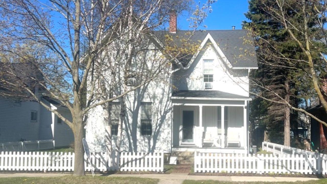705 State St — photo