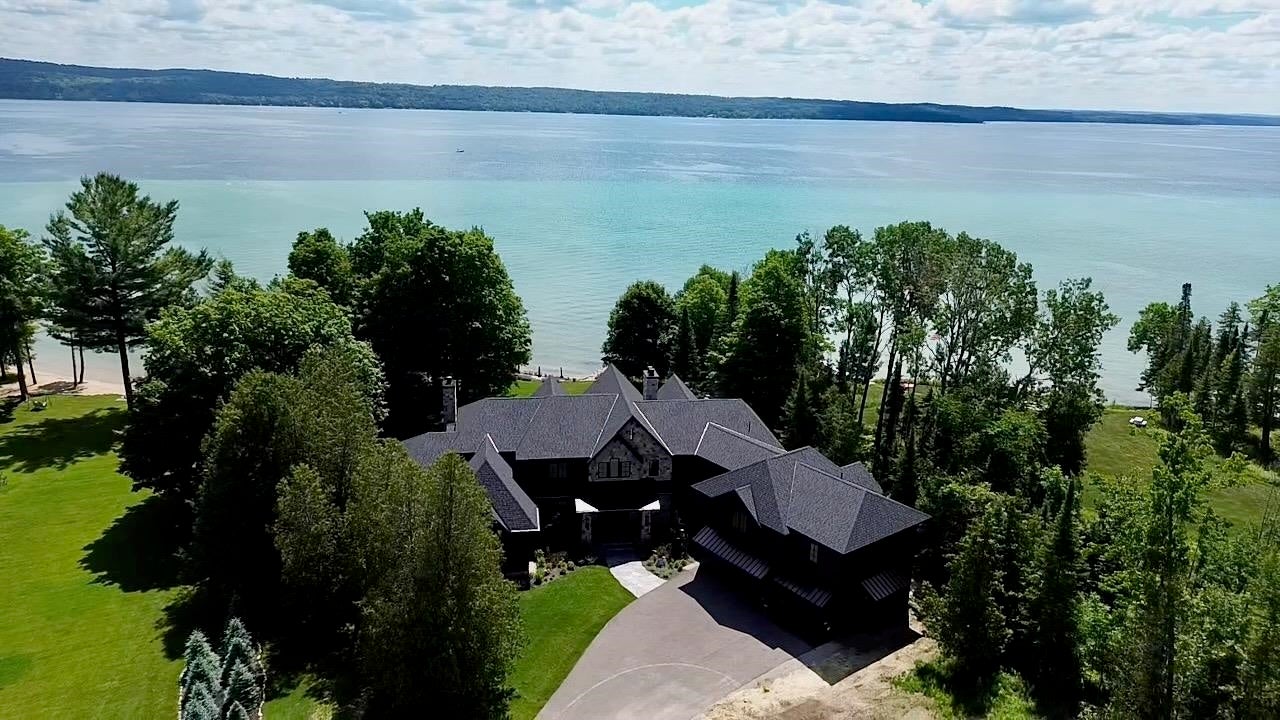 607 NW Torch Lake Drive — photo