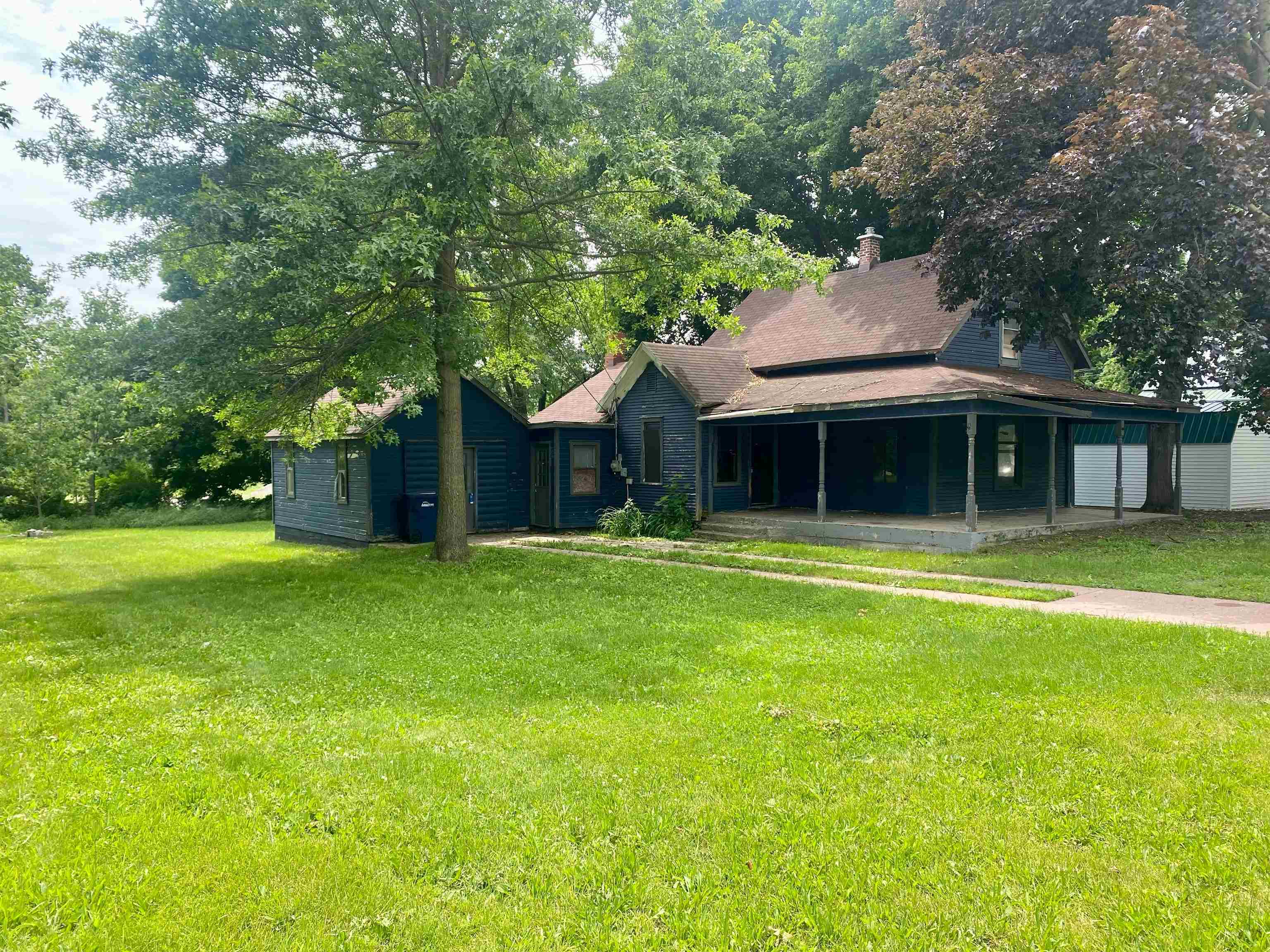 416 E Maple Street — photo