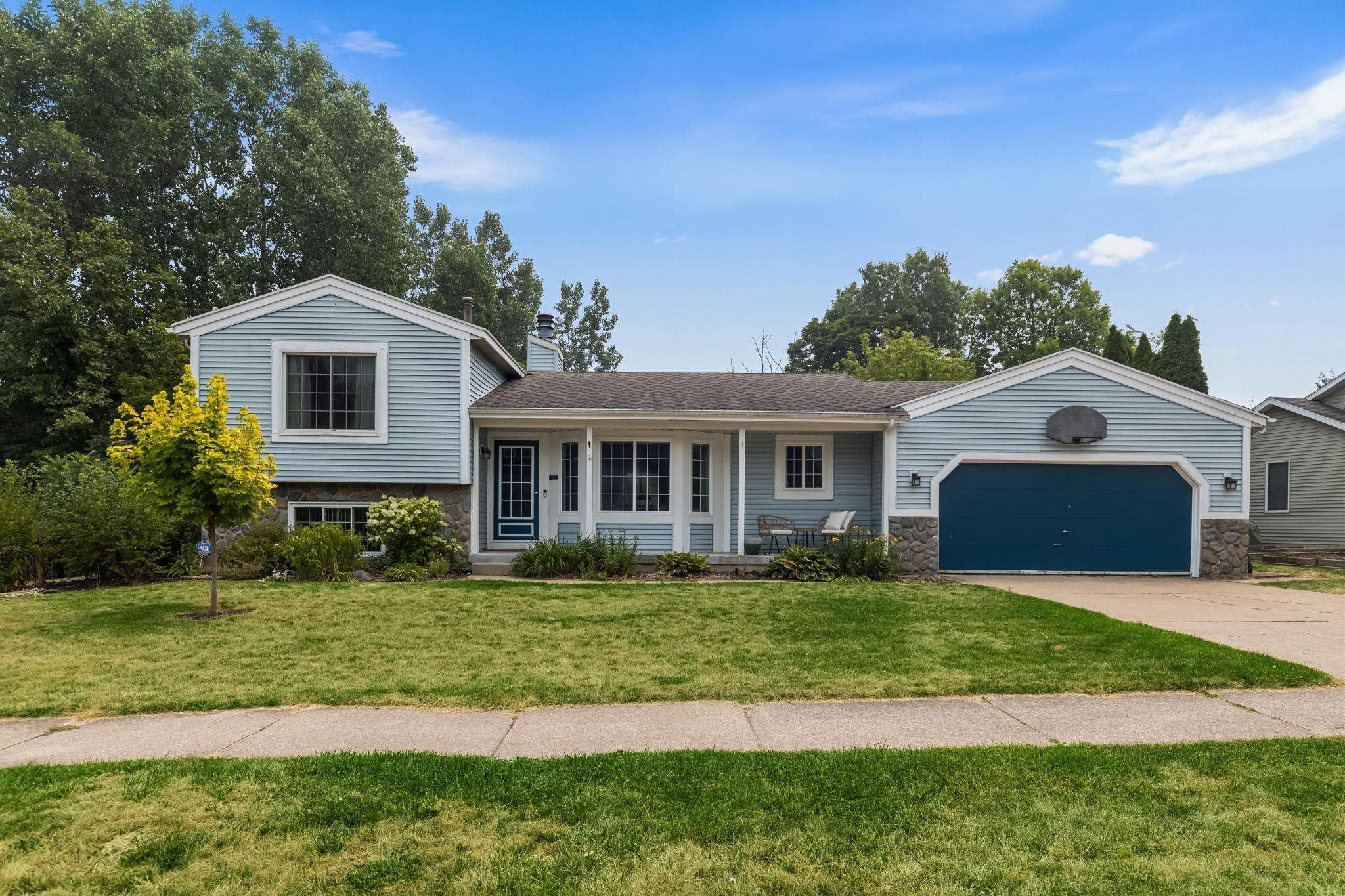 5410 Riverlook Drive NE — photo