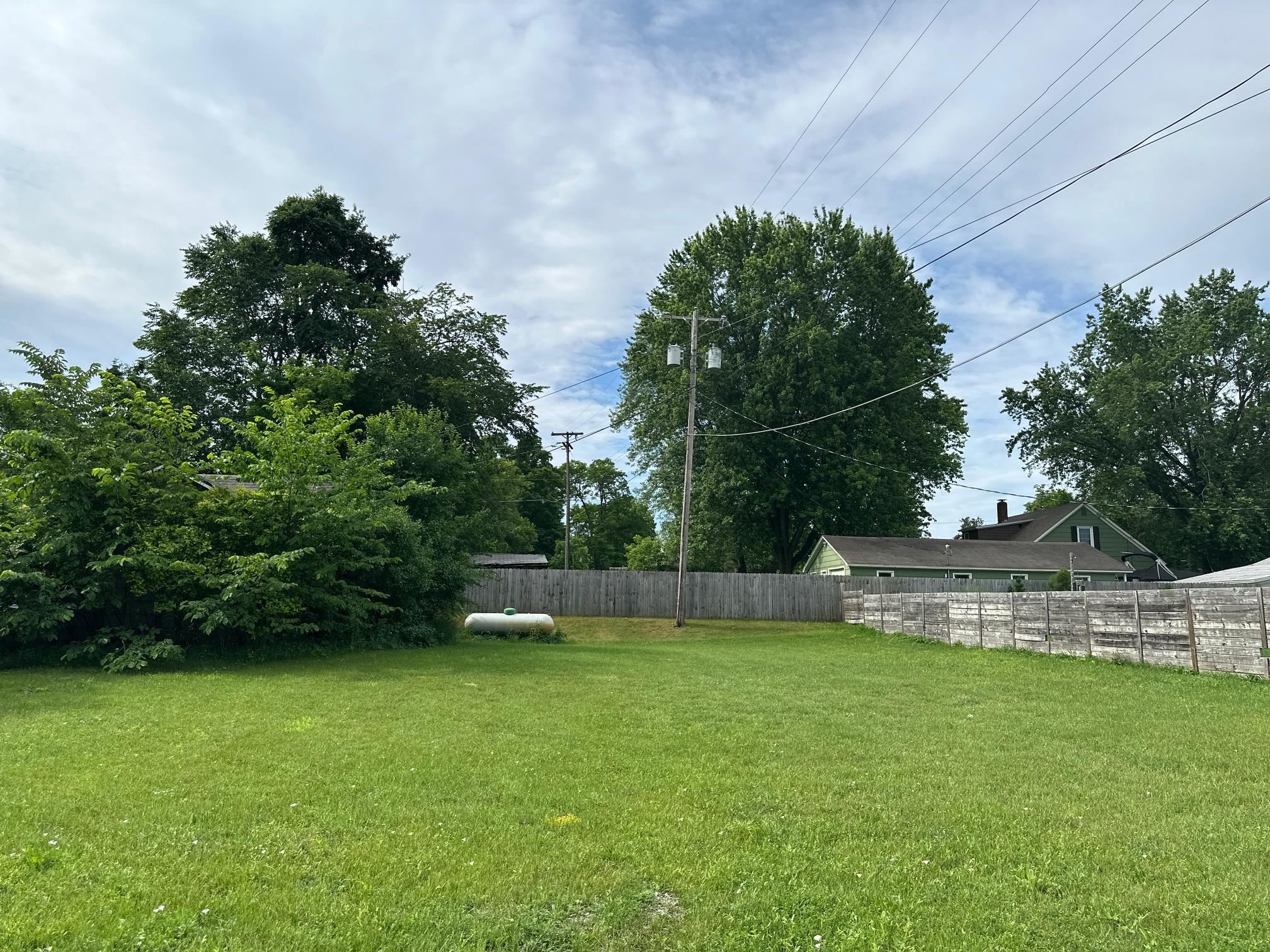 60 E Mill, Maple City, MI 49664 — photo 2