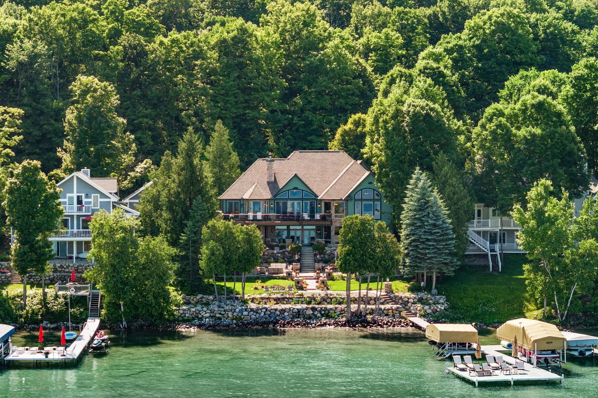 4557 N West Torch Lake Drive — photo