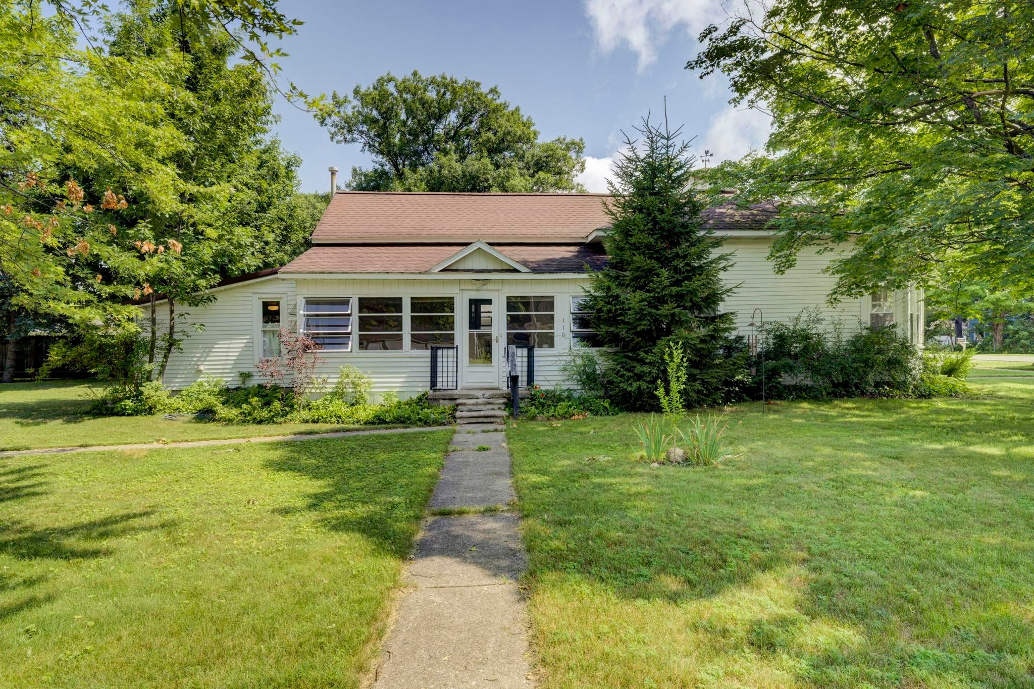 116 S Walnut — photo