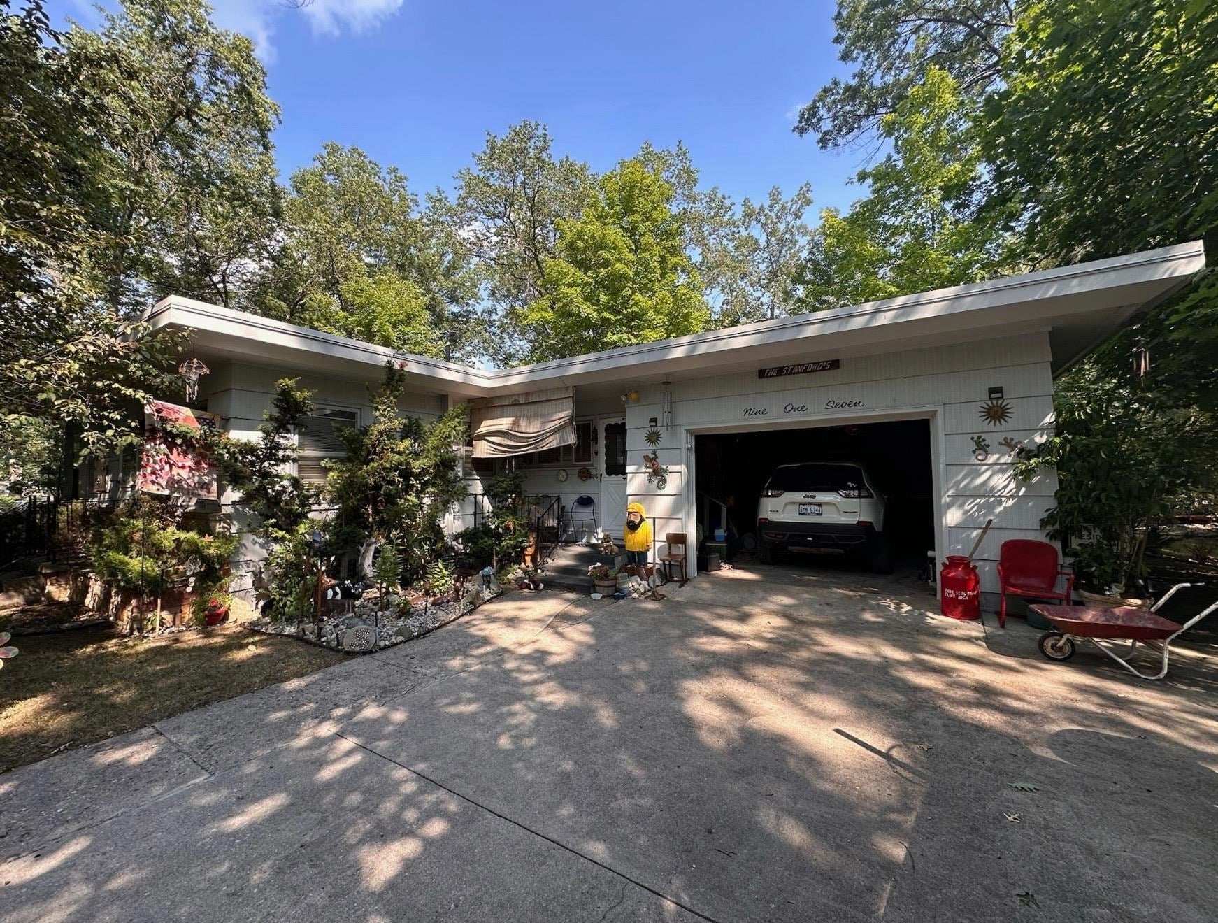 917 Holly Street — photo