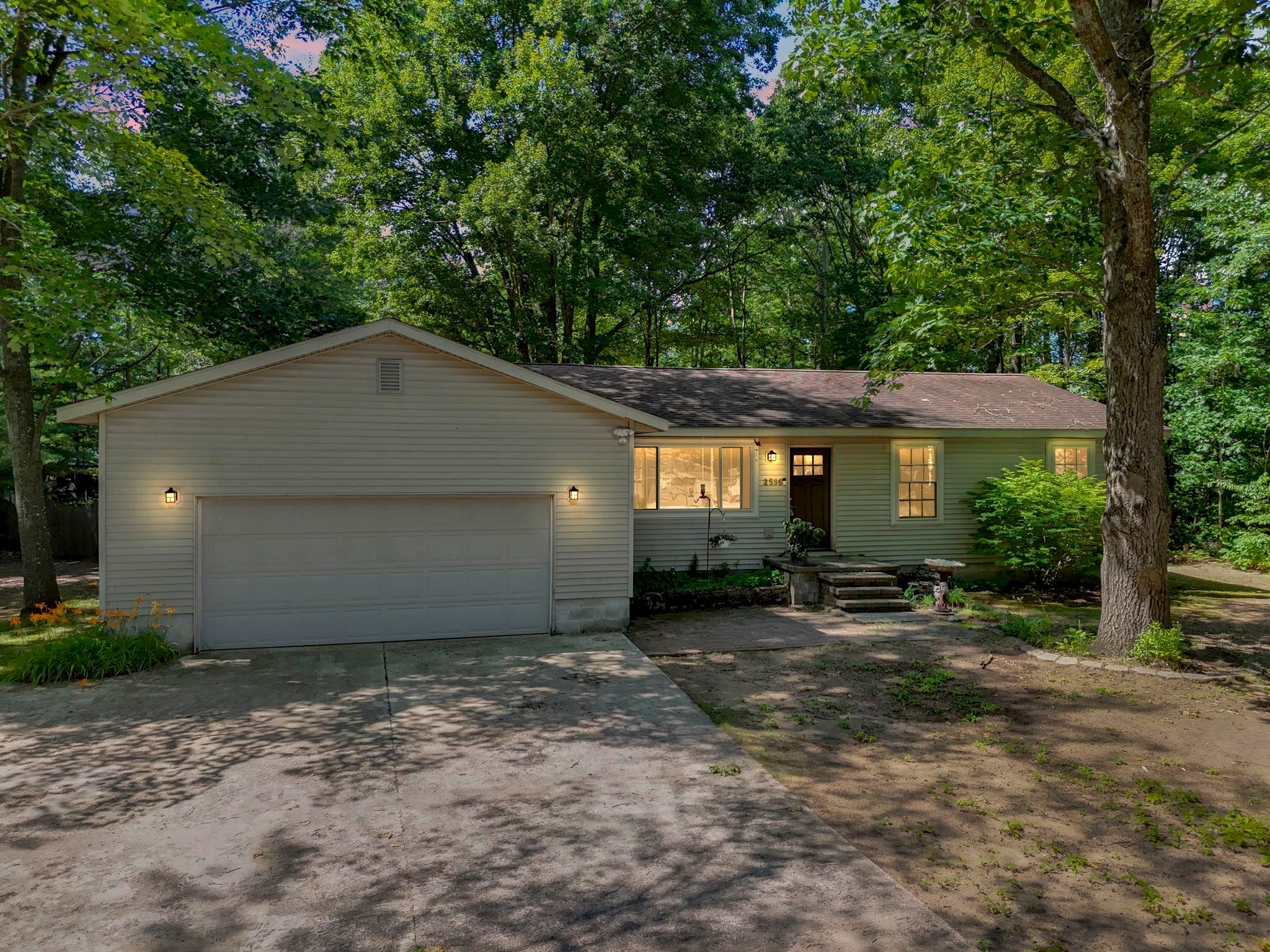 2596 Timber Trail, NE — photo