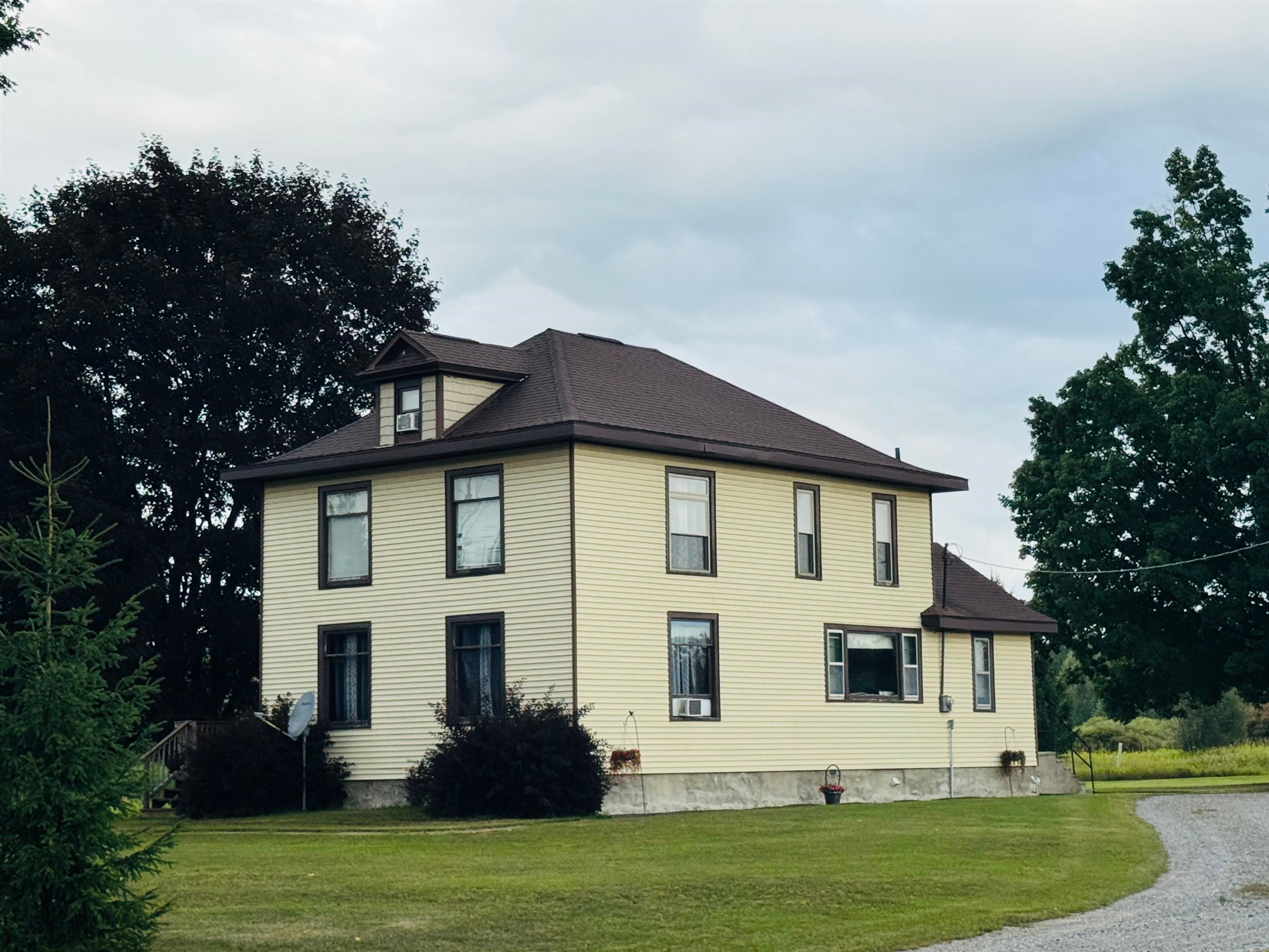 7146 River Road — photo