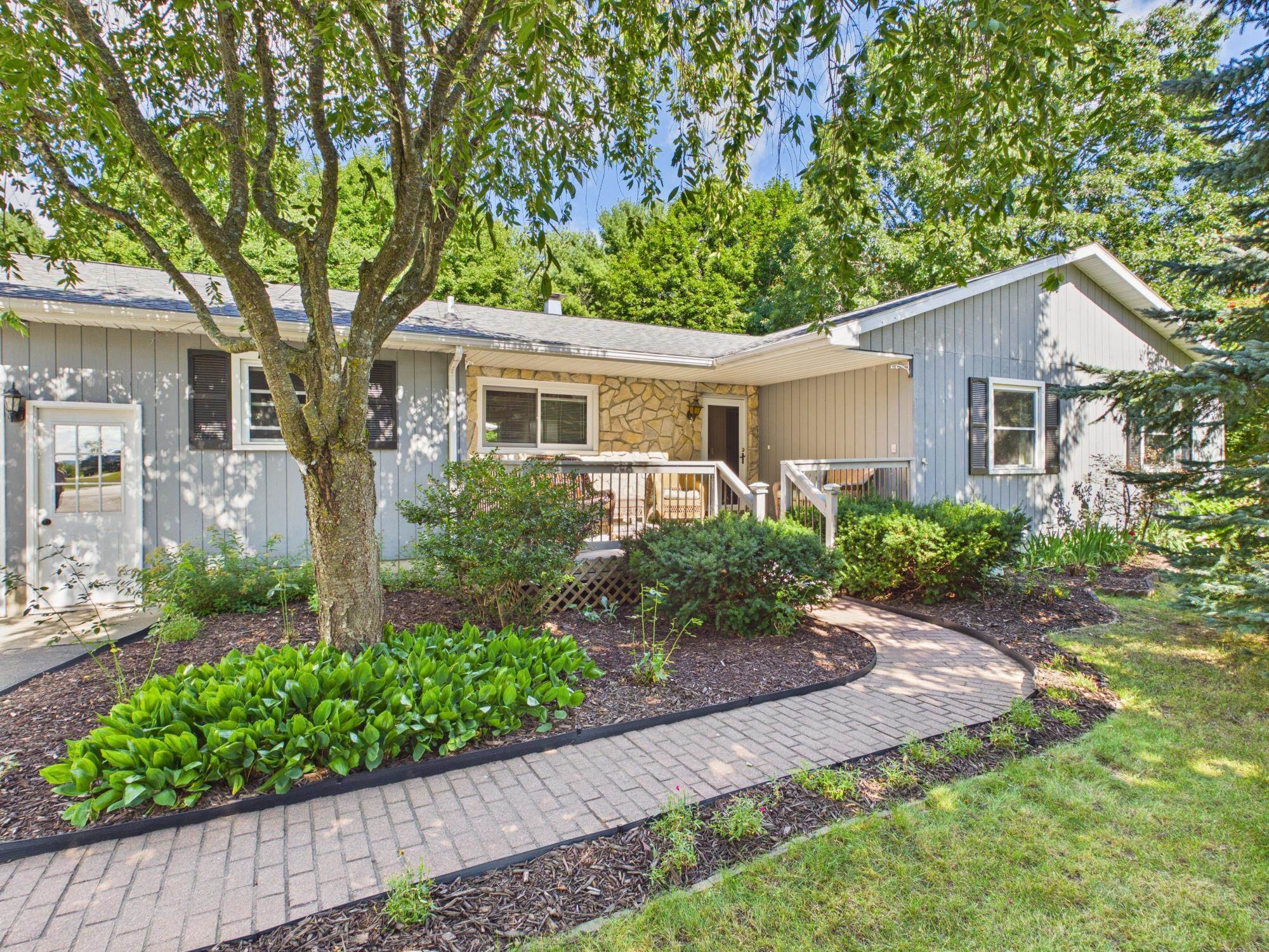 3346 Panorama Lane — photo