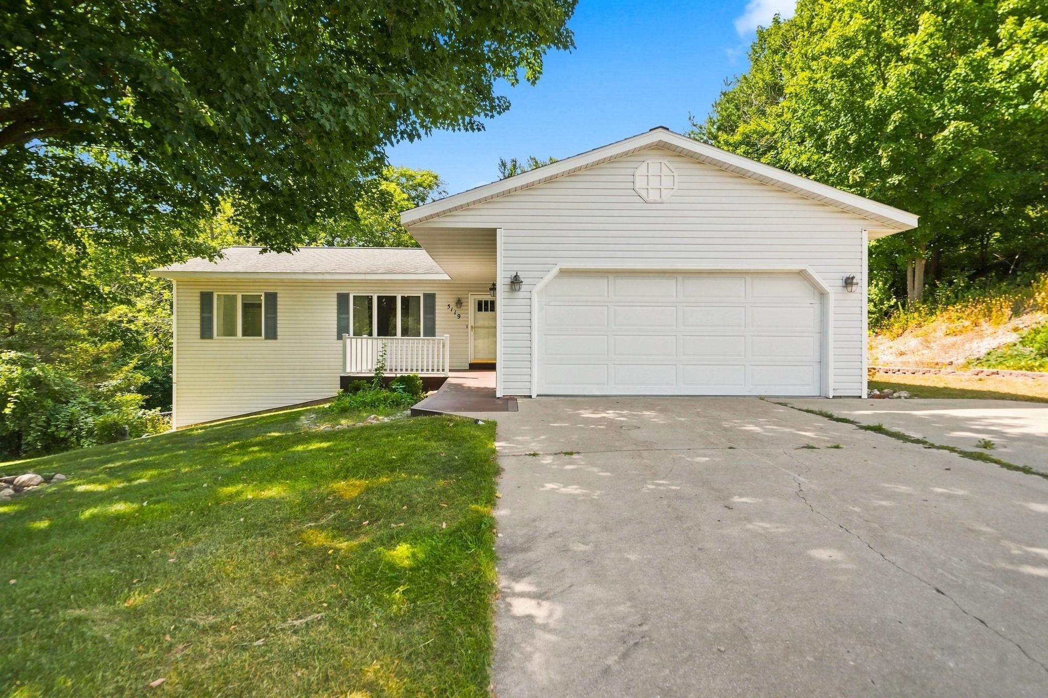 5119 Anna Drive — photo
